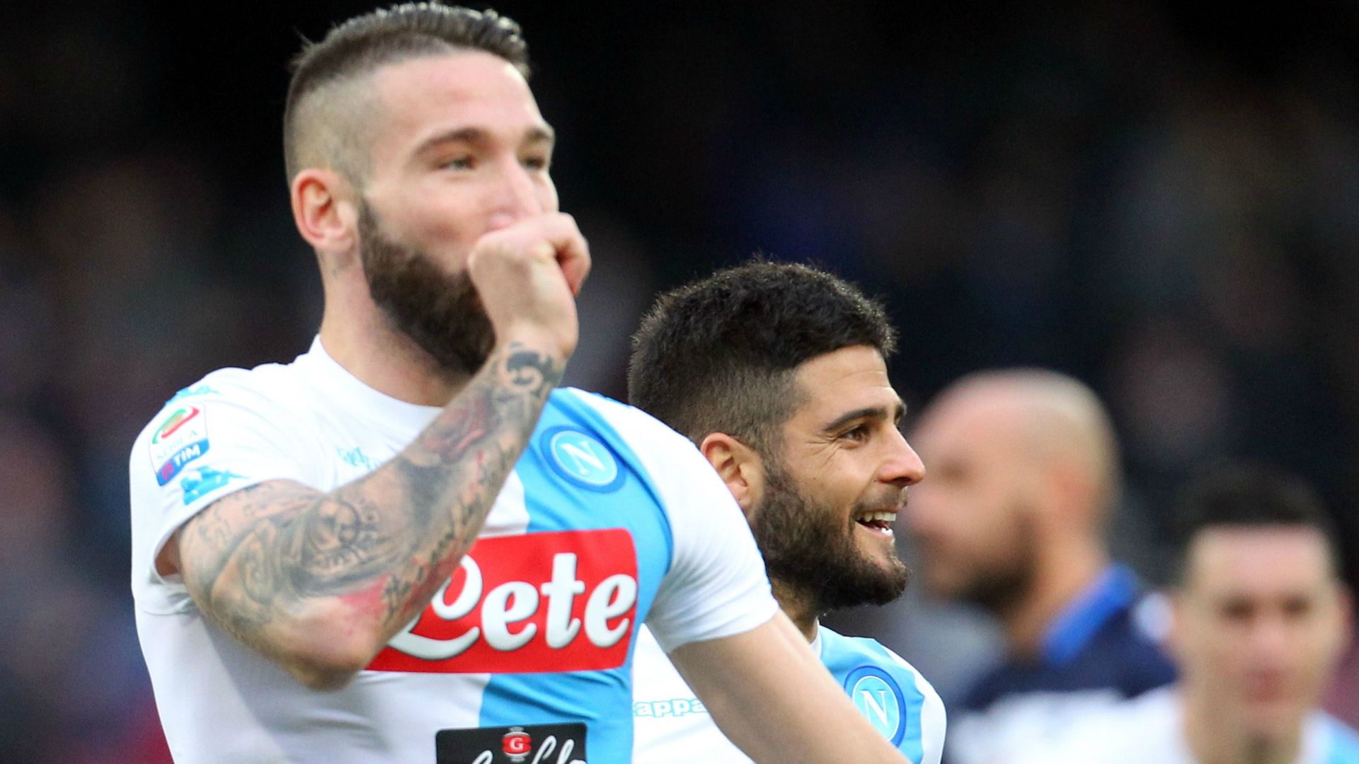 Lorenzo Tonelli celebrating Napoli Pescara Serie A 15012017