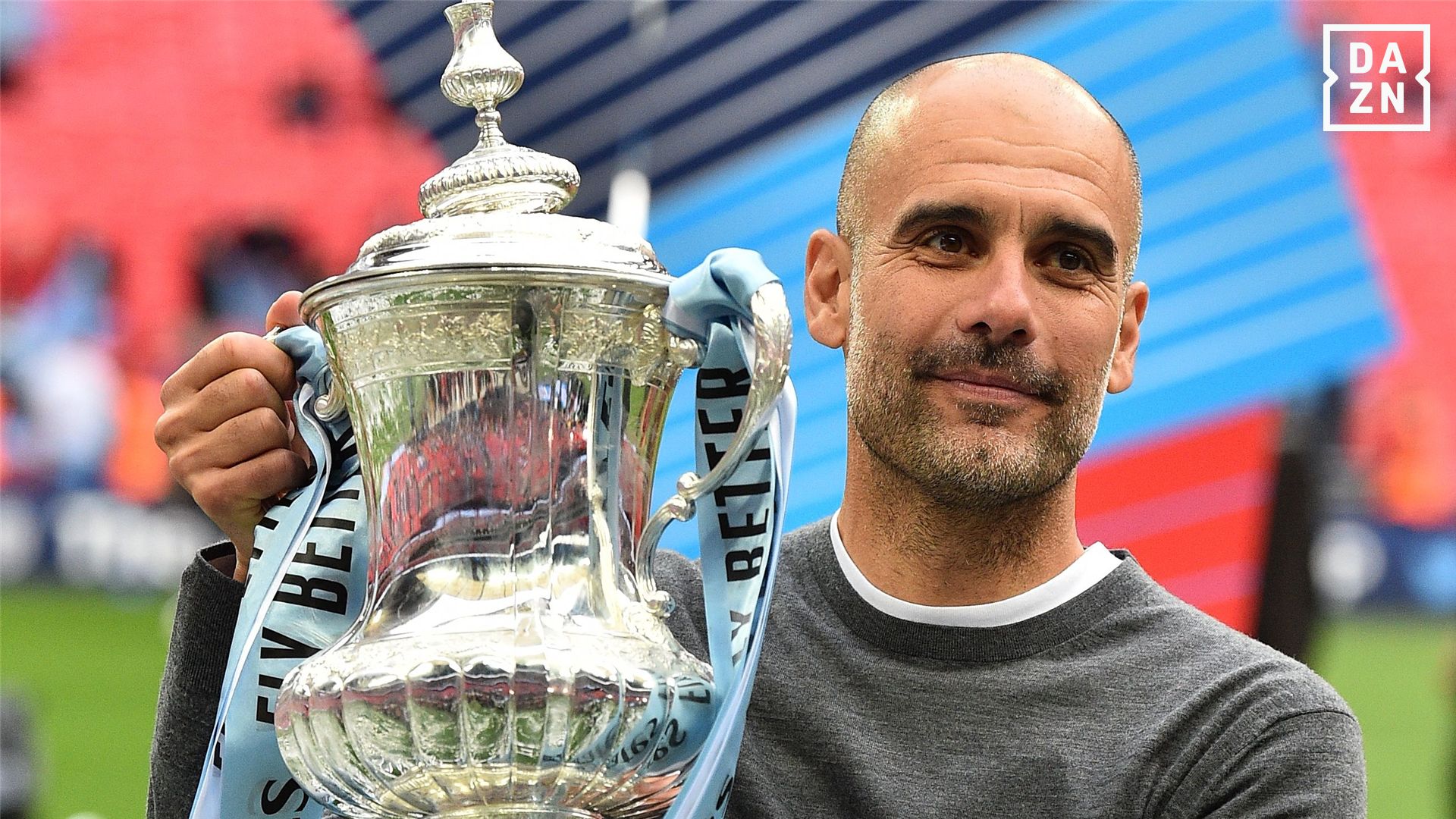 Pep Guardiola, Manchester City, con el trofeo de la FA Cup