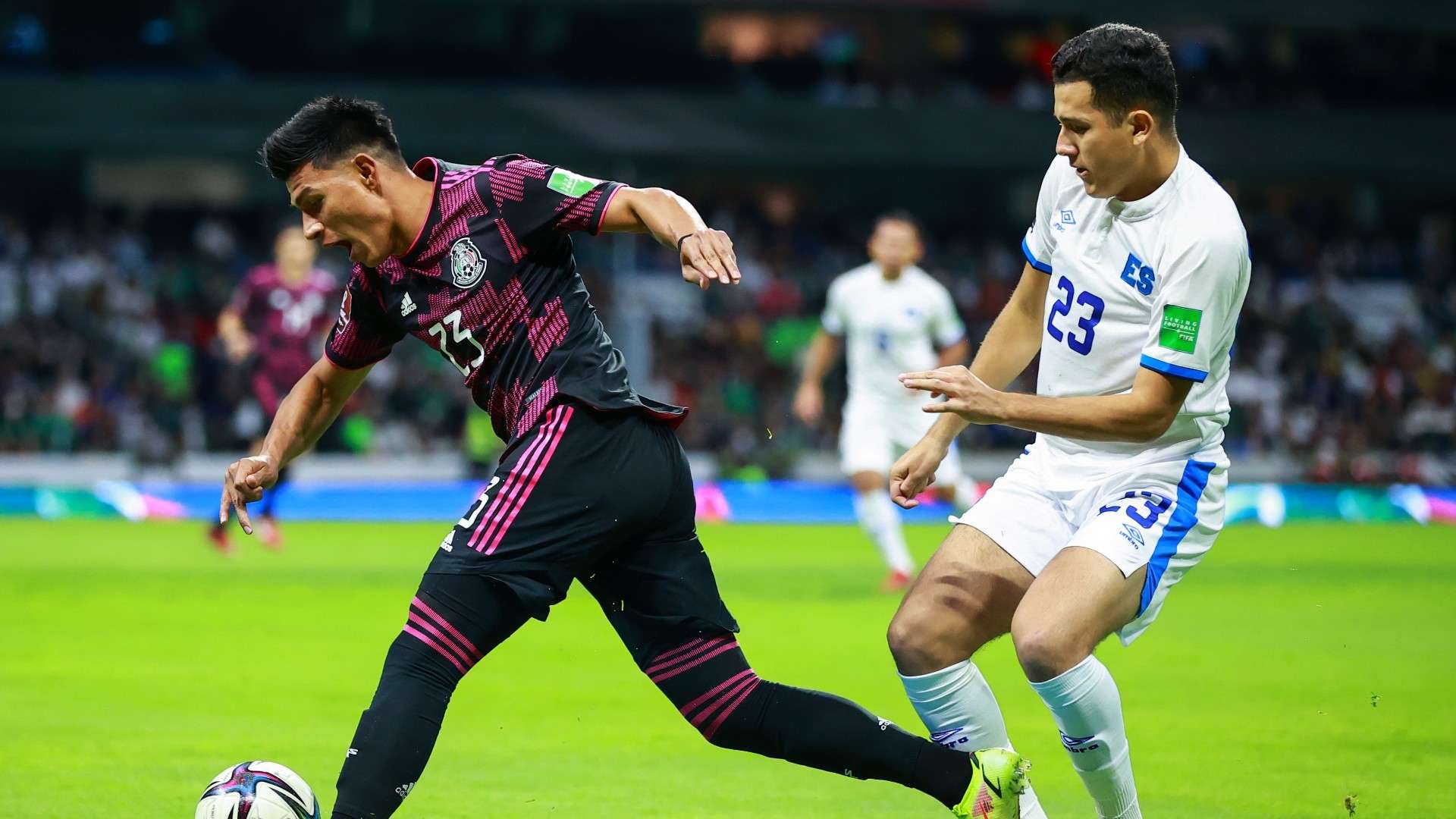 Jesús Gallardo Styven Vásquez México El Salvador Eliminatorias Concacaf 2022