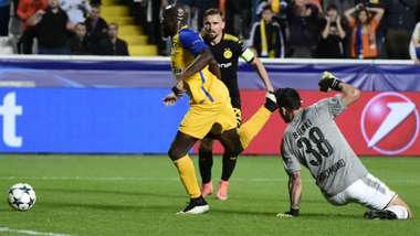 Roman Burki APOEL Borussia Dortmund Champions League 17102017