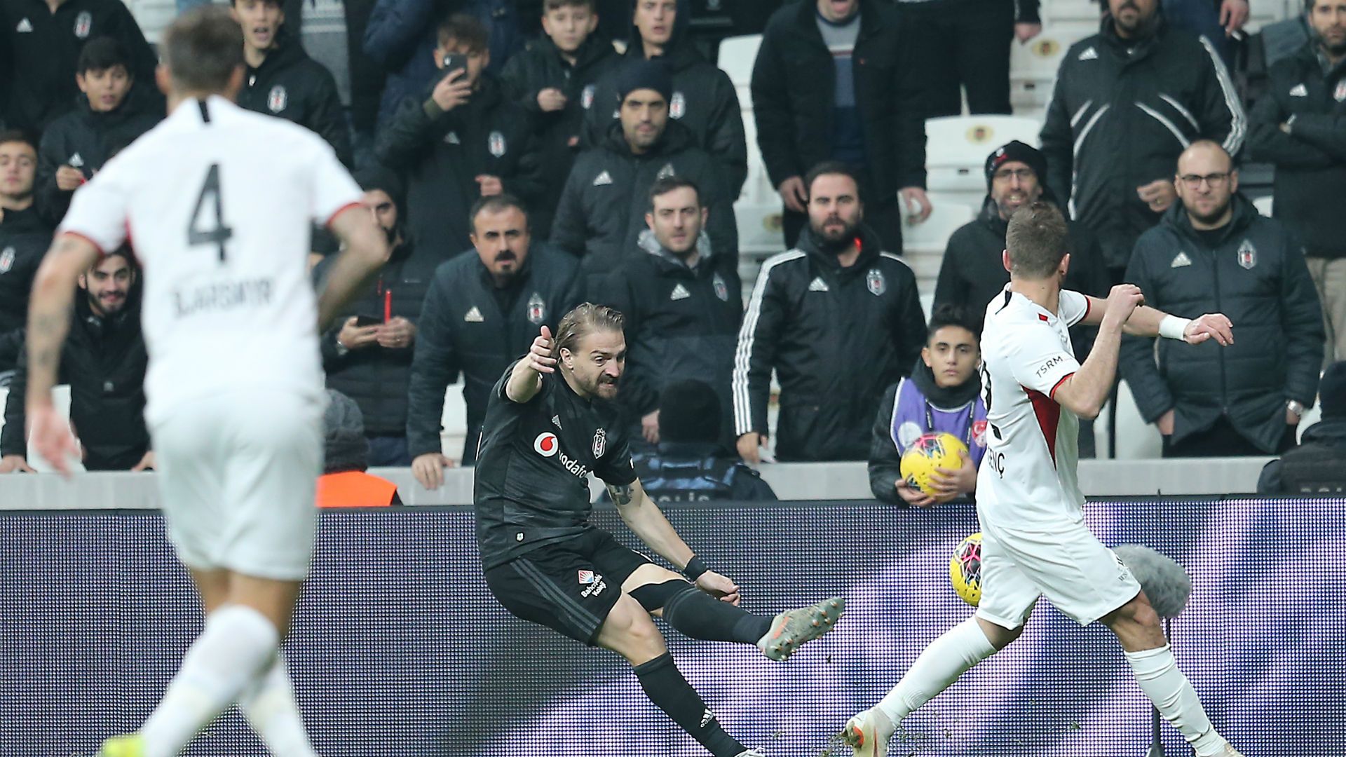 Caner Erkin Besiktas v Genclerbirliği 12272019
