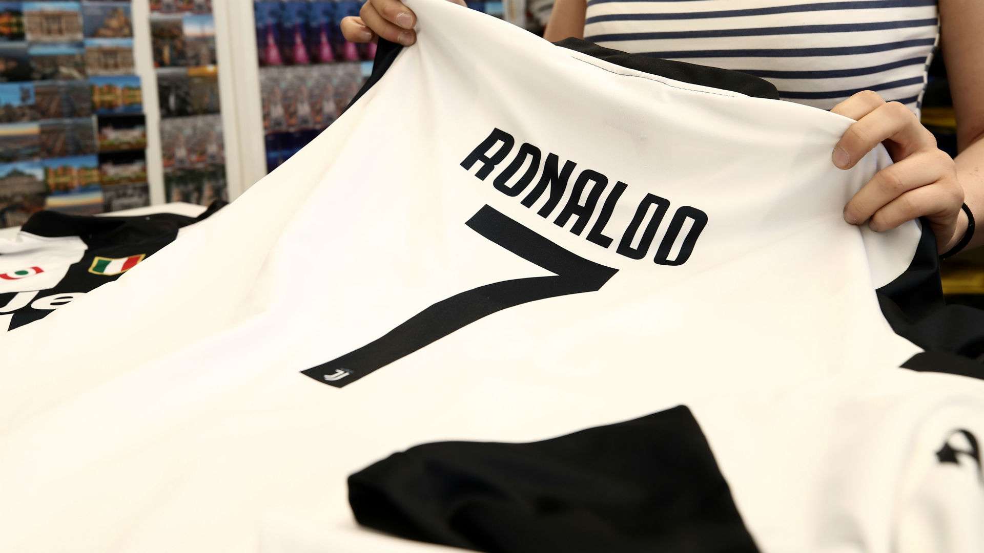 Cristiano Ronaldo jersey Juventus 2018