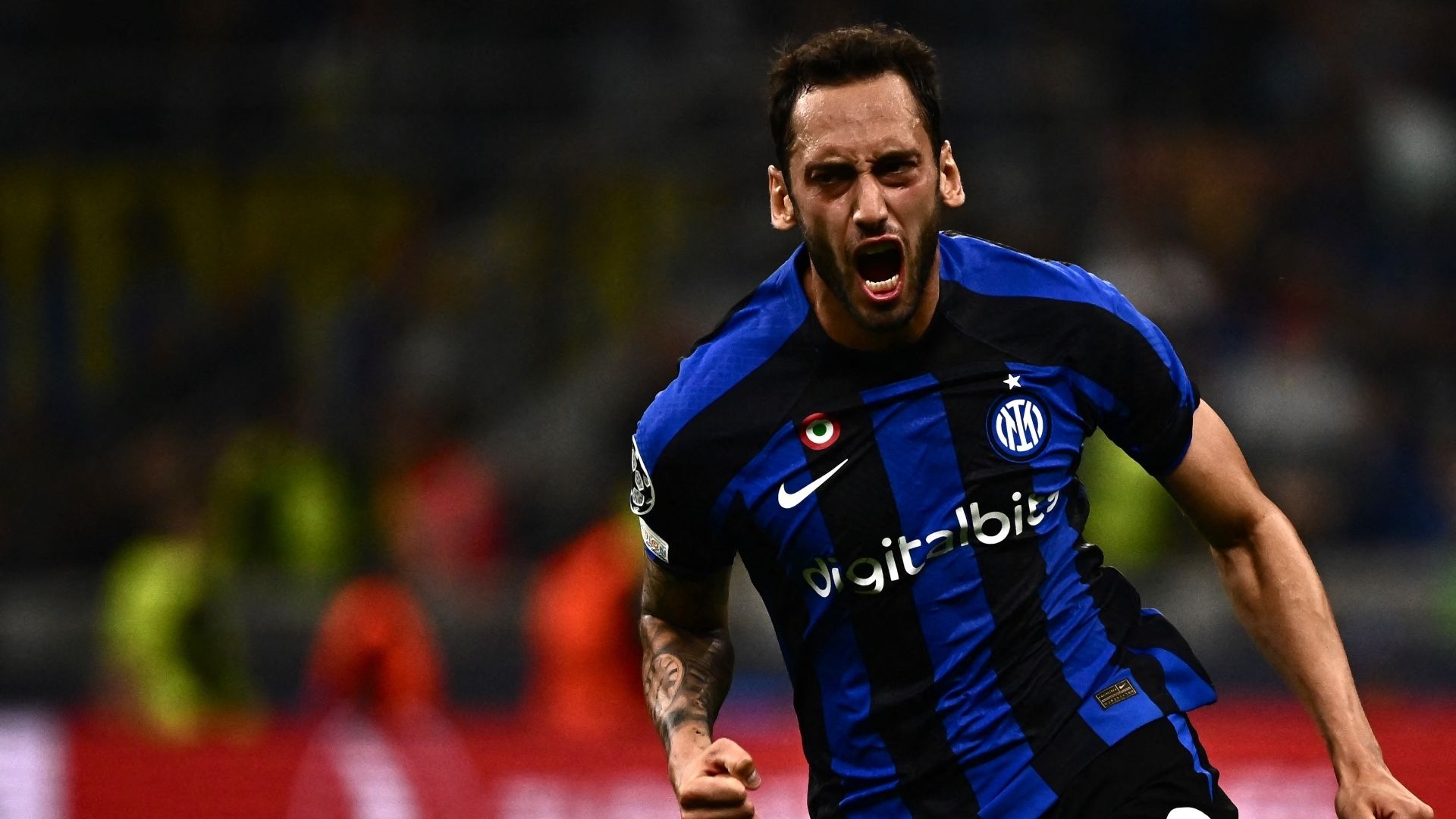 Calhanoglu Inter Barcelona