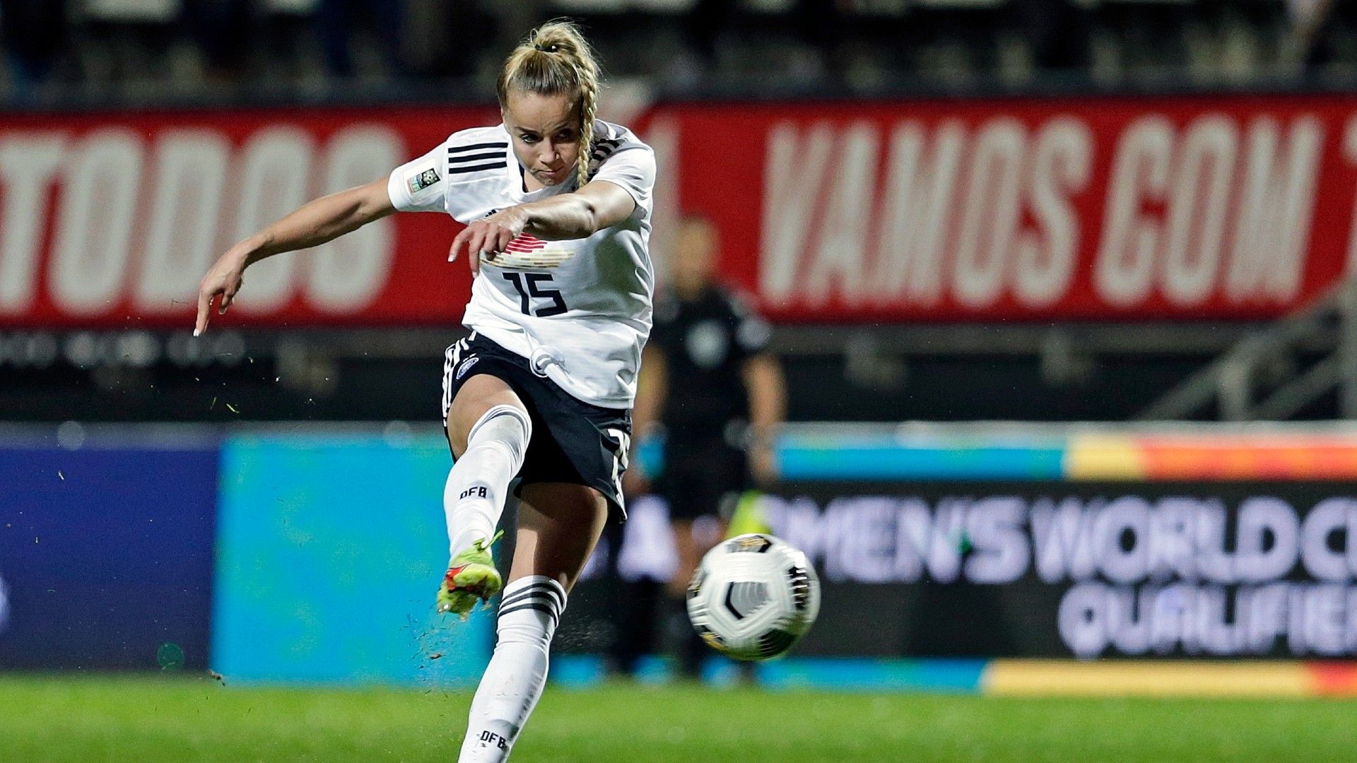 Giulia Gwinn Germany 30112021