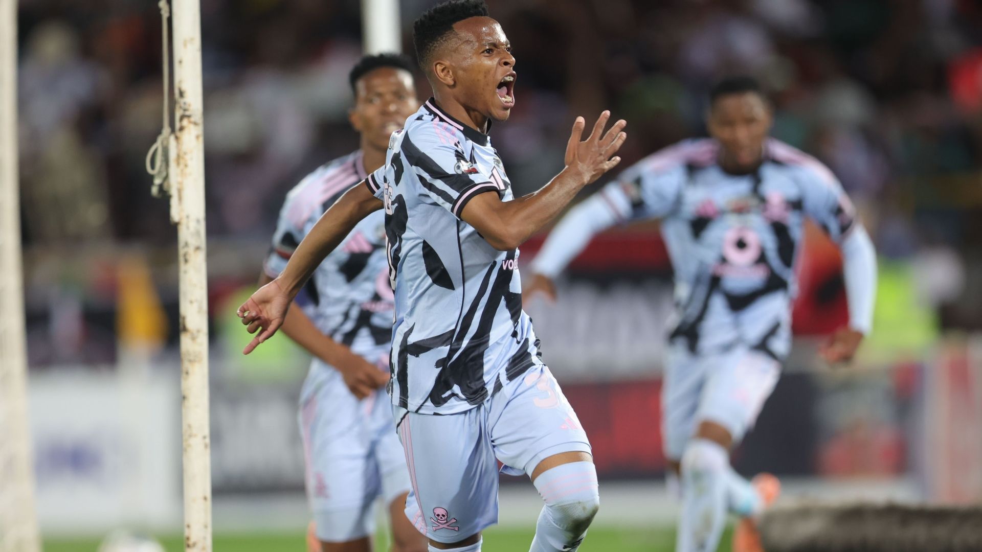 Relebohile Mofokeng, Orlando Pirates