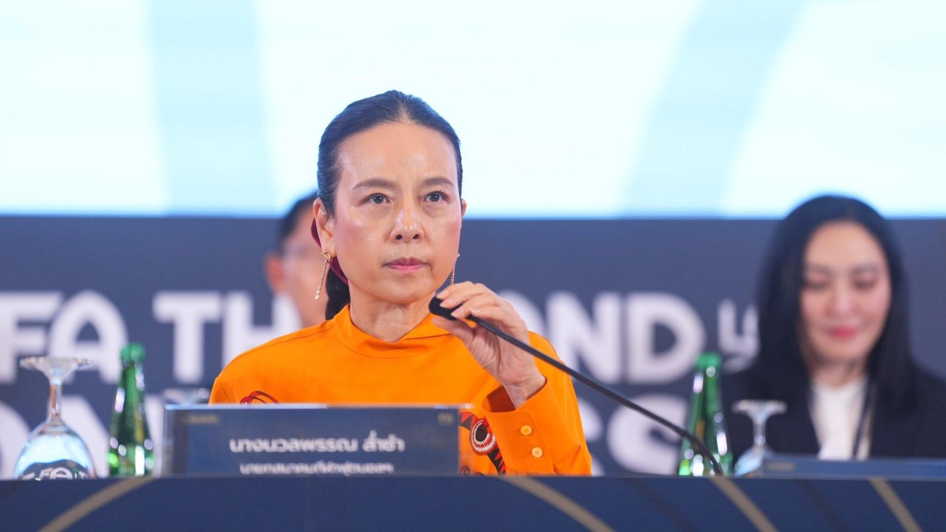 มาดามแป้ง นวลพรรณ ล่ำซำ