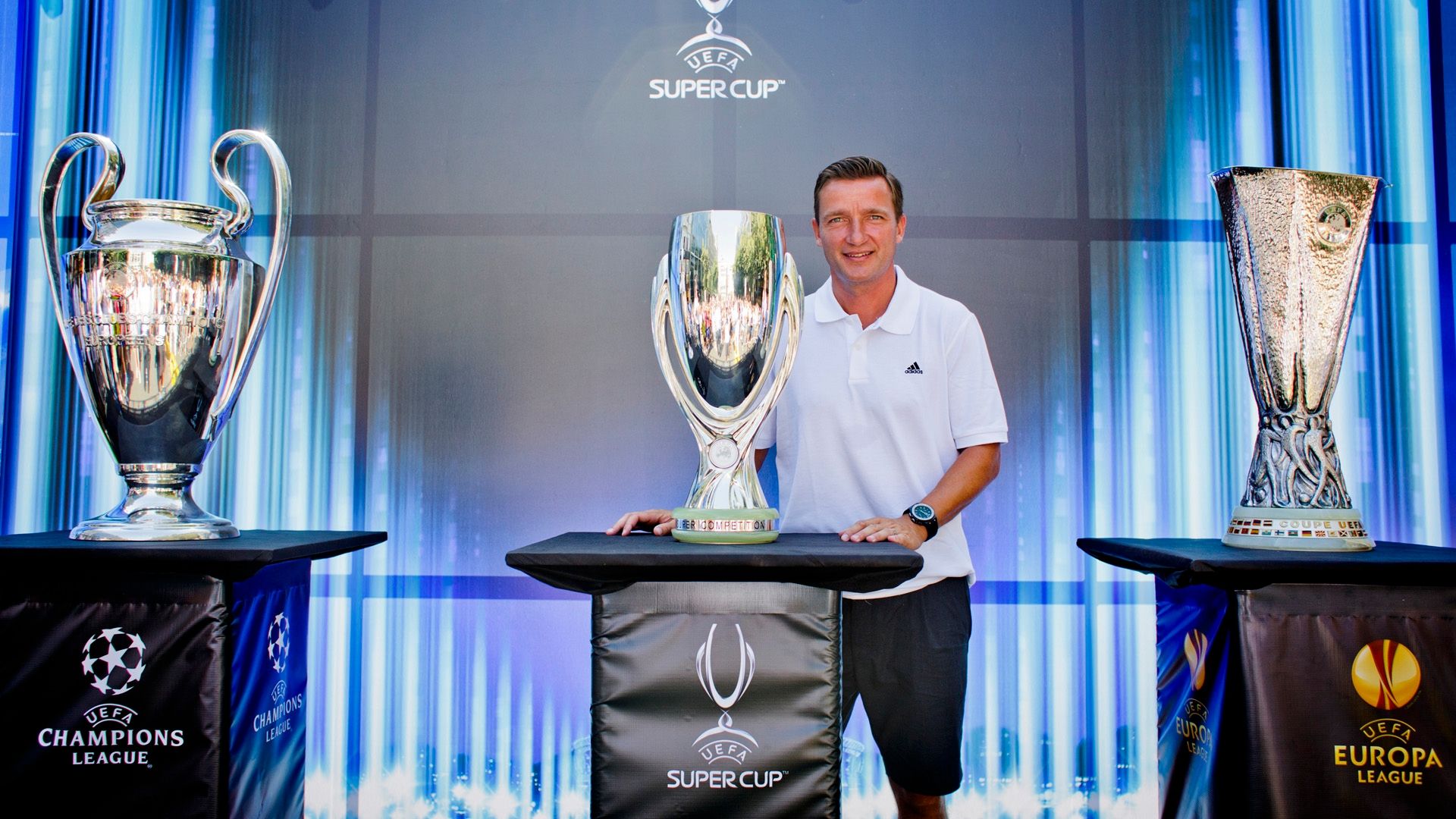 Champions League Europa League  Trophäen 03082013