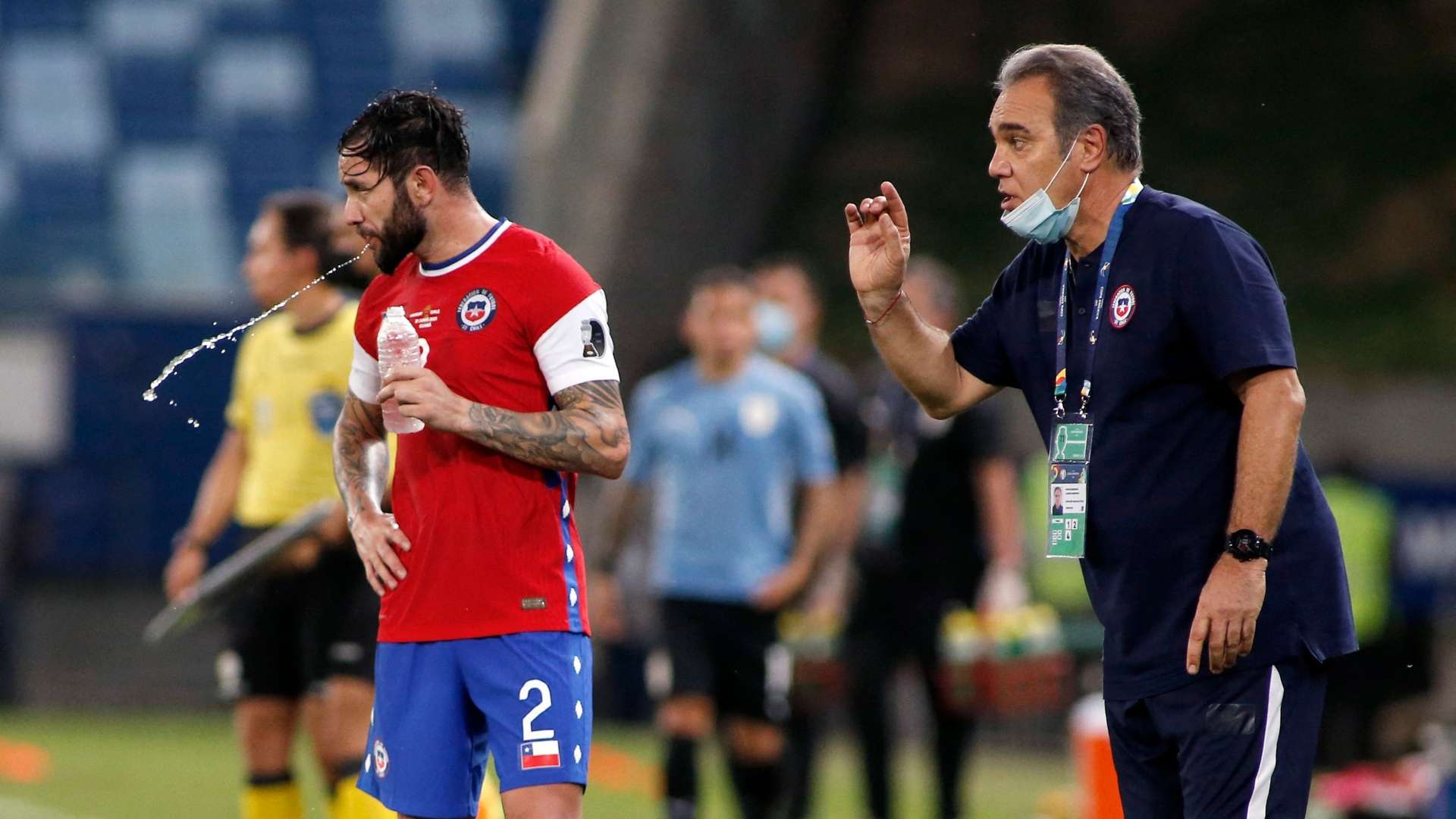 210621 Uruguay Chile Eugenio Mena y Martín Lasarte