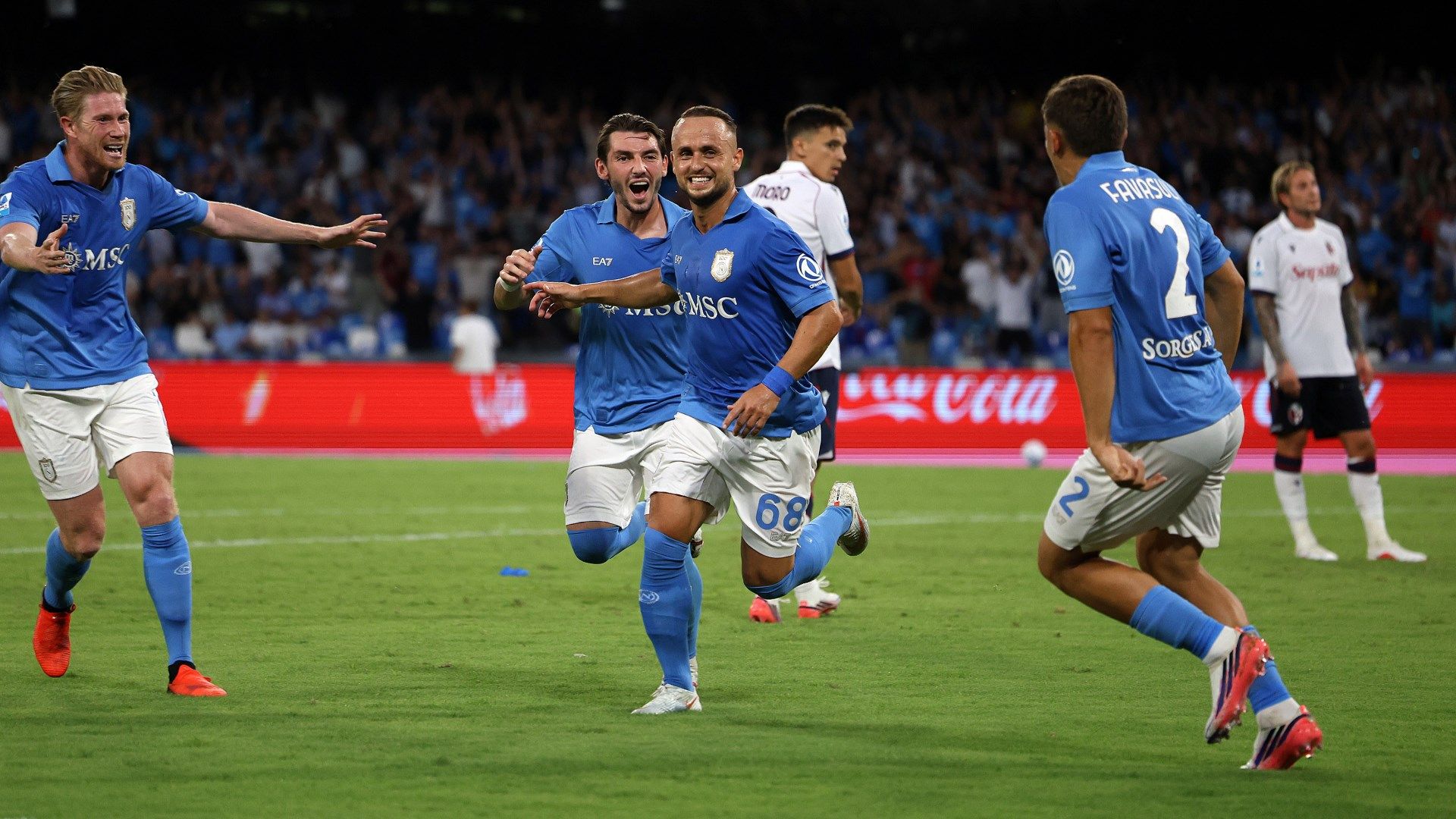 Lobotka Napoli Bologna celebrate