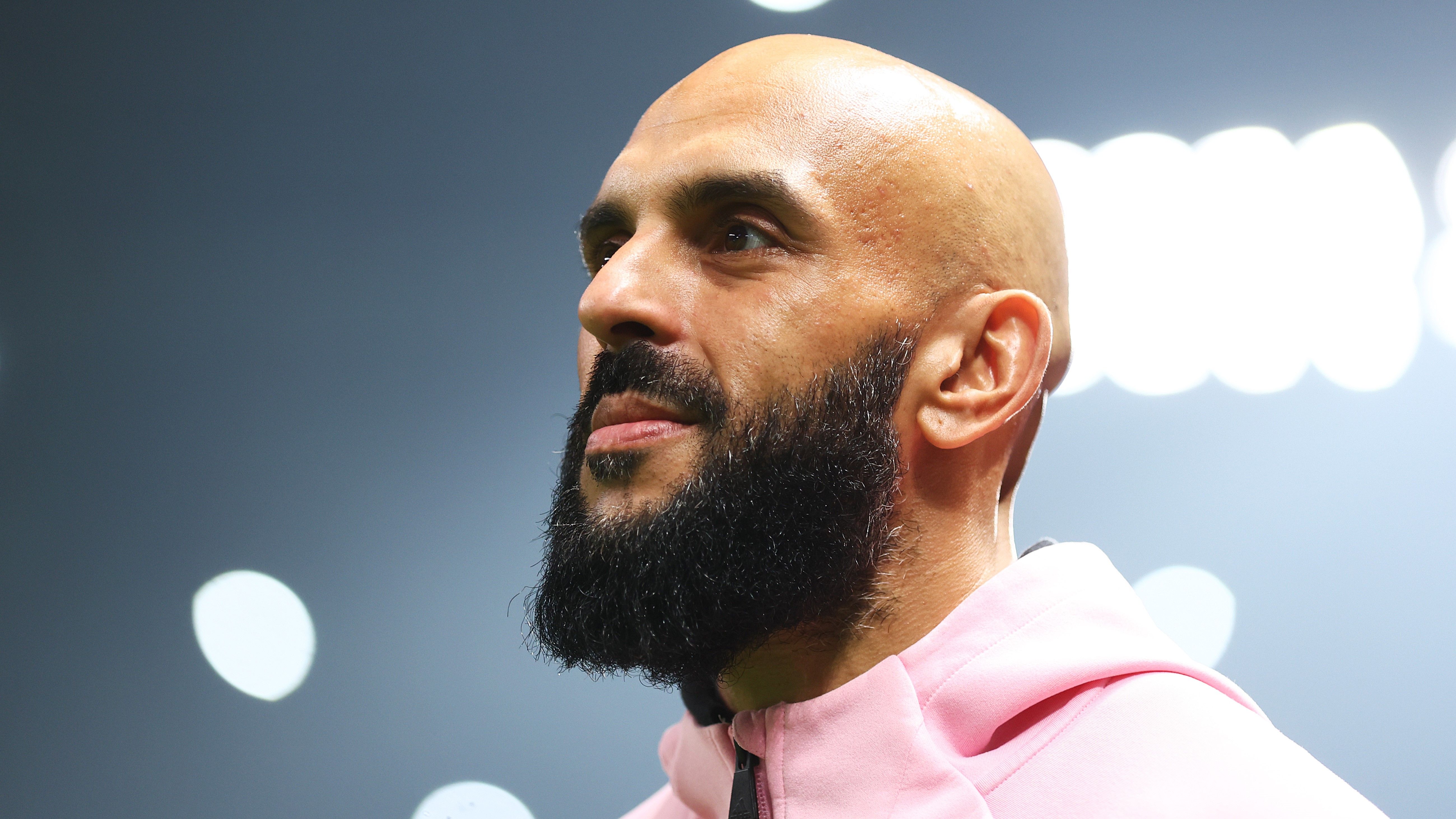 Yassine Cheuko Lionel Messi Bodyguard