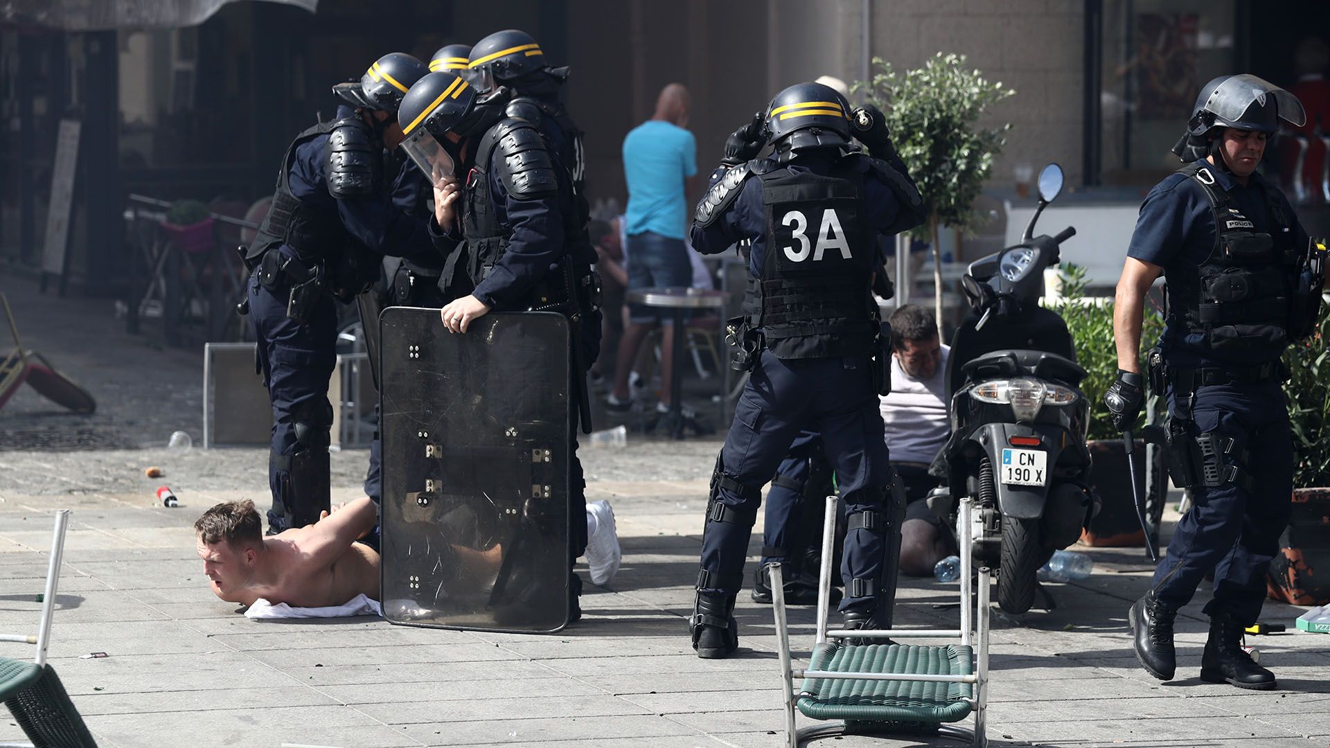 English Russia violence in Marseille