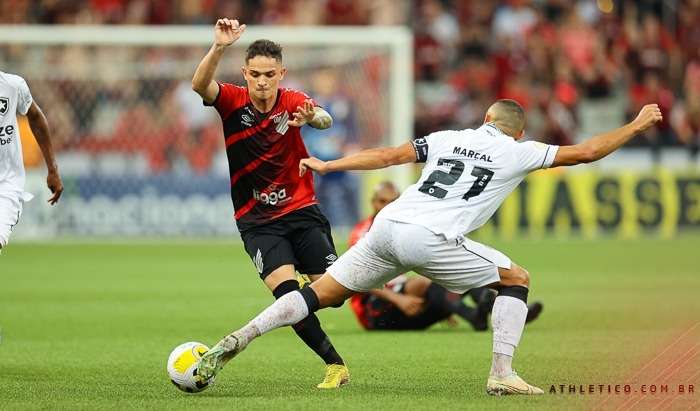 Khellven, pelo Athletico, 2022