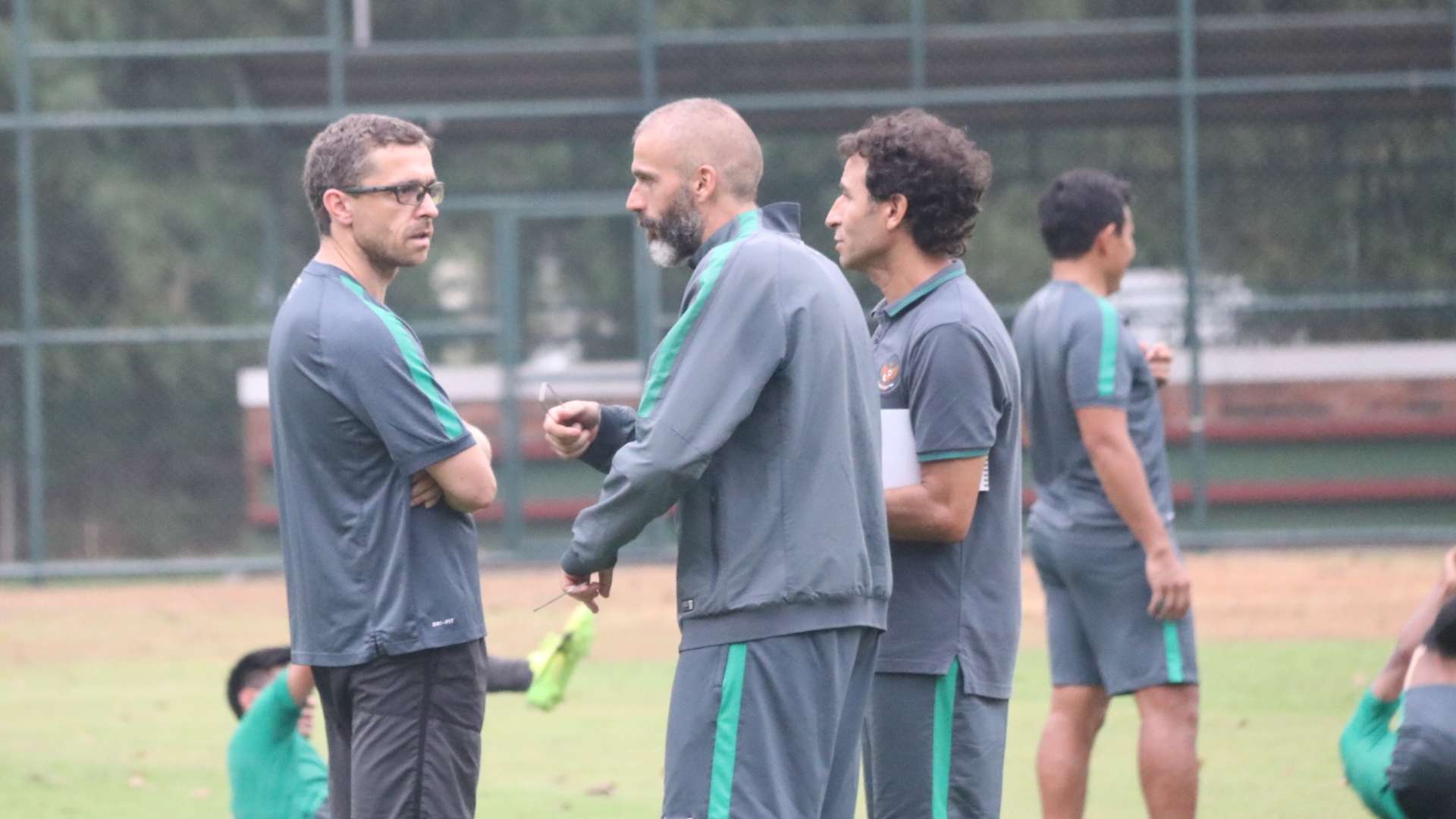 Florent Motta - Eduardo Perez - timnas Indonesia - timnas U-22