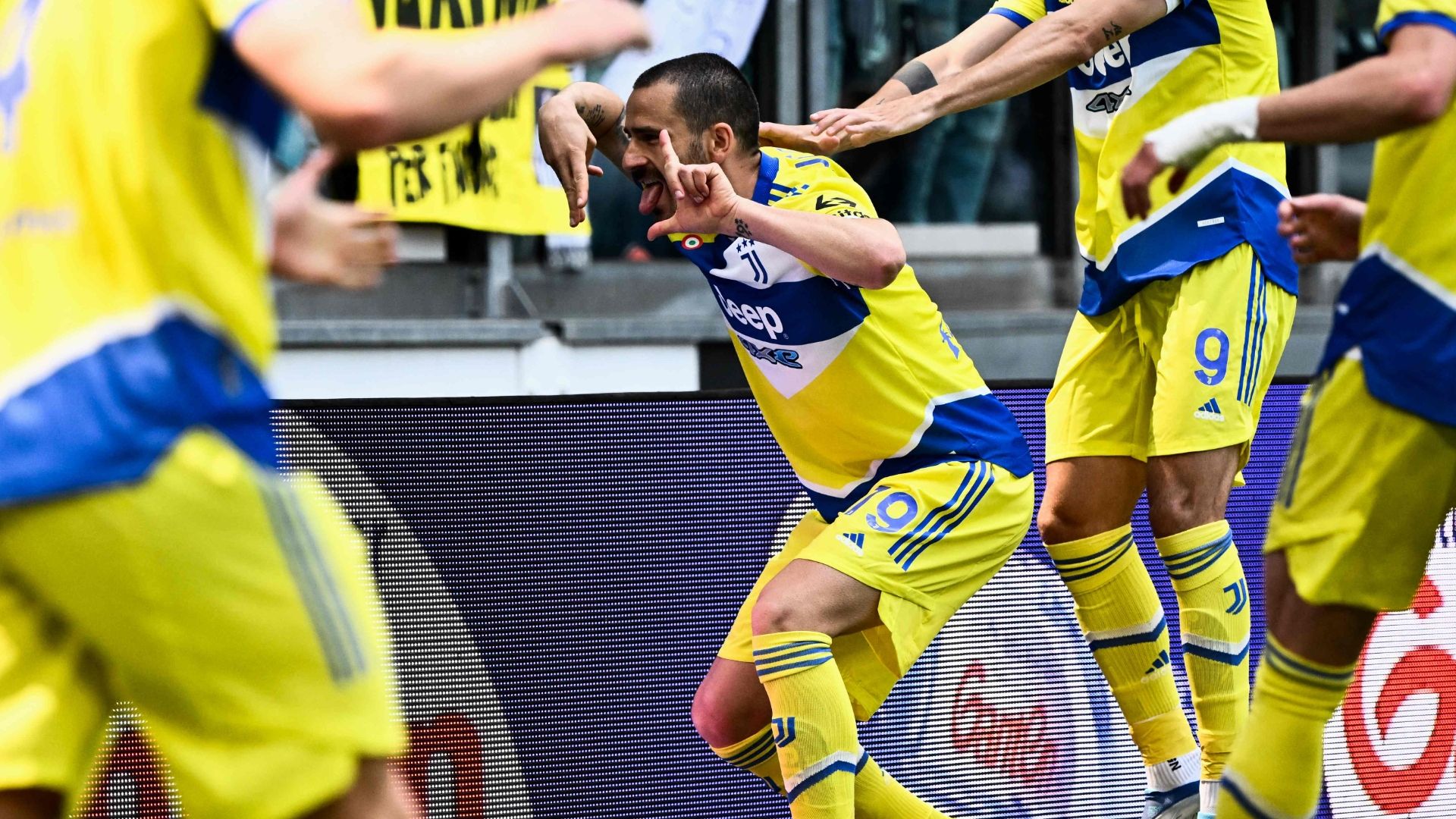 Bonucci celebrating Juventus Venezia Serie A