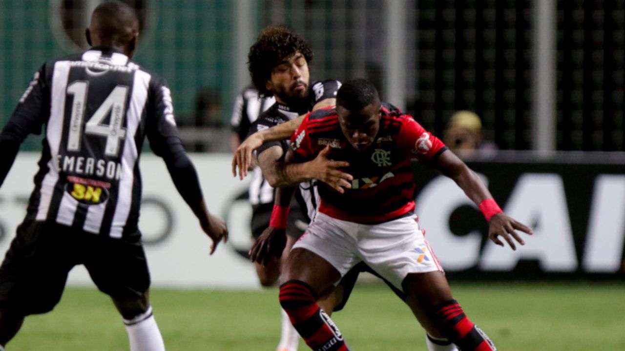 Luan Vinicius Junior Atletico-MG Flamengo Brasileirao Serie A 26052018