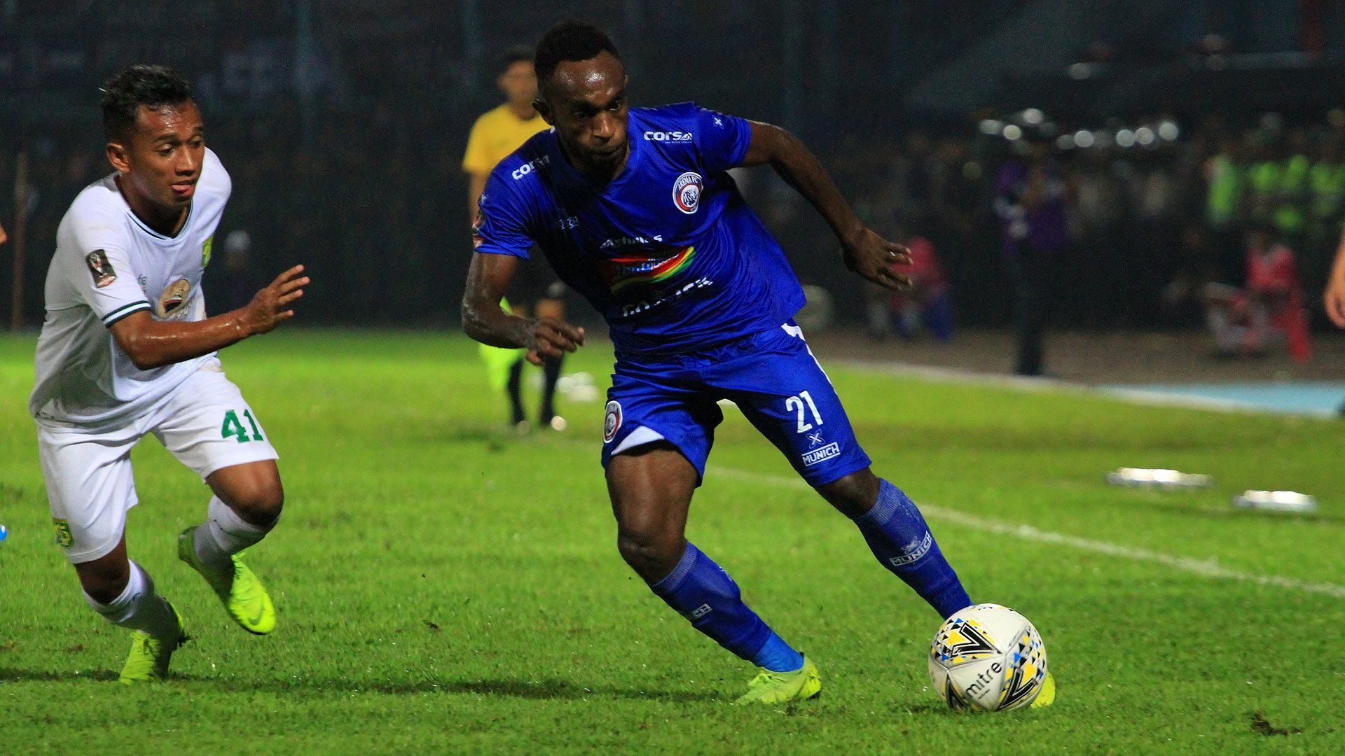 Riky Kayame - Arema FC & Irfan Jaya - Persebaya