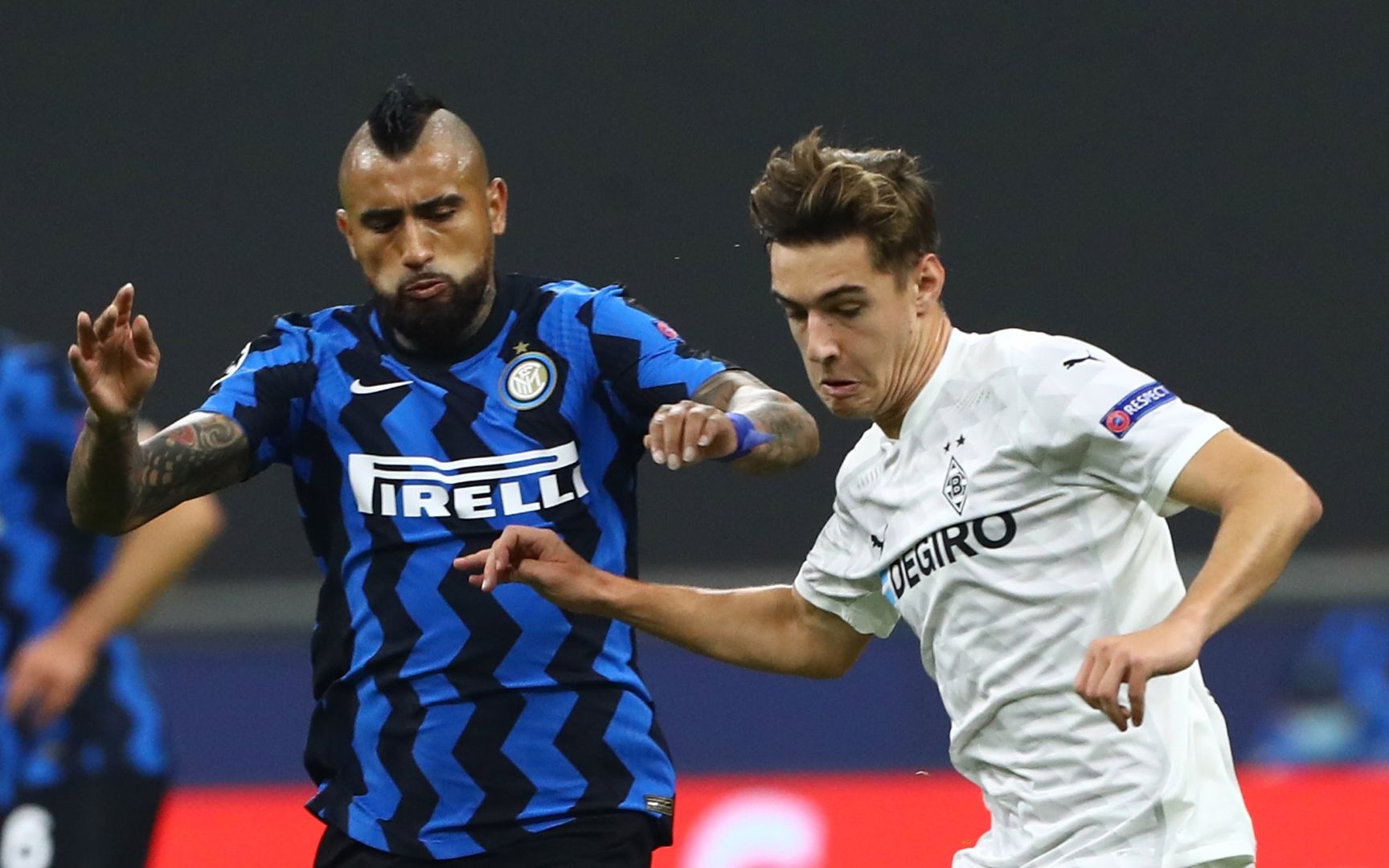 211020 Inter Borussia Arturo Vidal Florian Neuharus