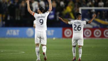 Zlatan Ibrahimovic Efraín Álvarez Galaxy 050719