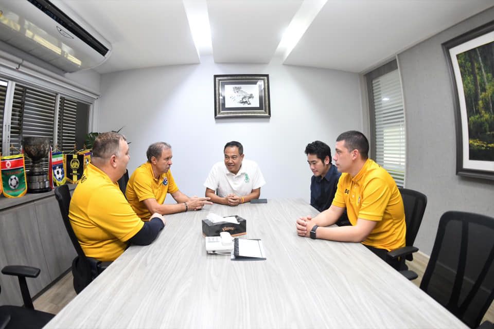 มิโลวาน ราเยวัช