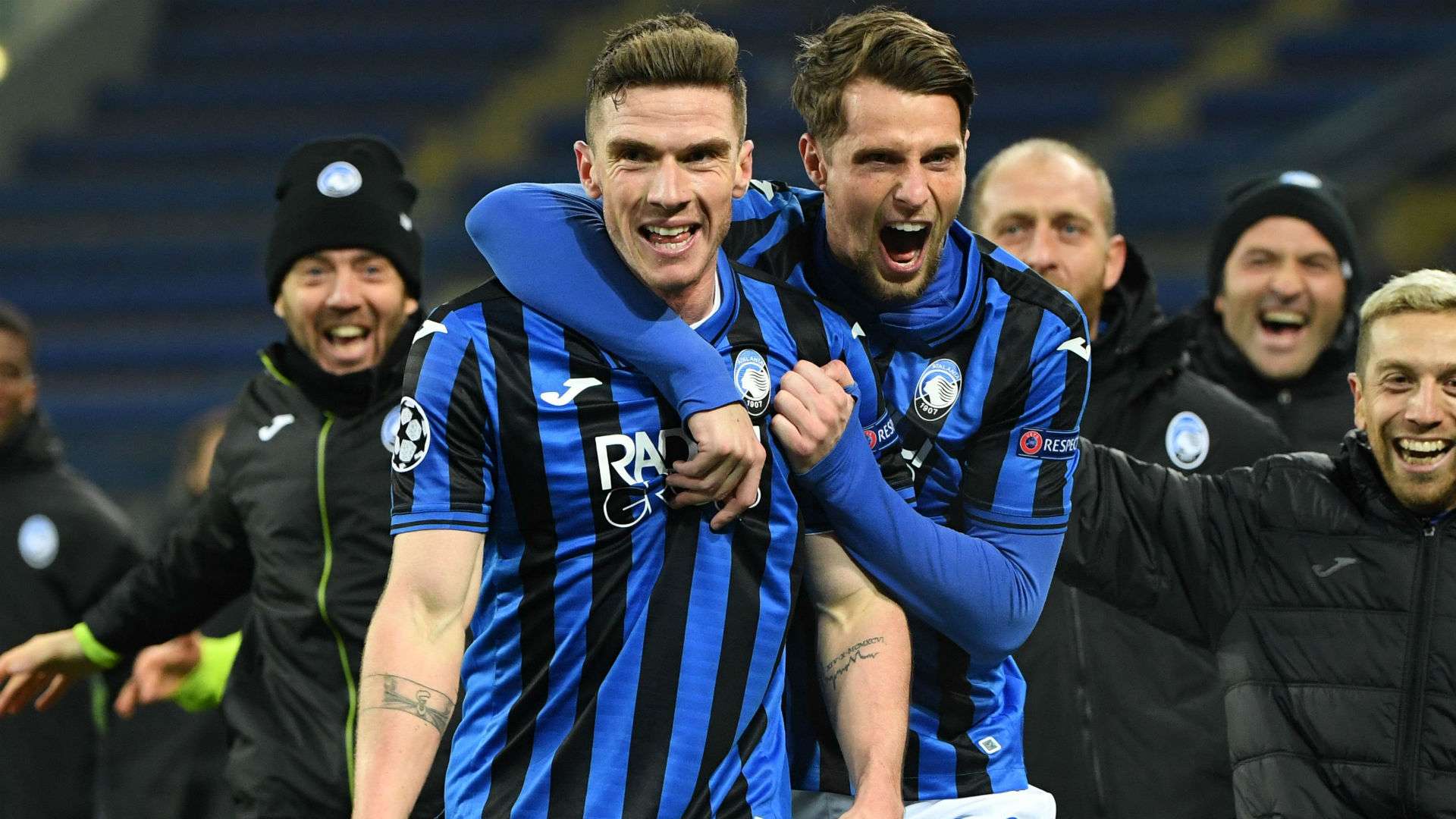 Gosens Shakhtar Atalanta celebrating Champions League