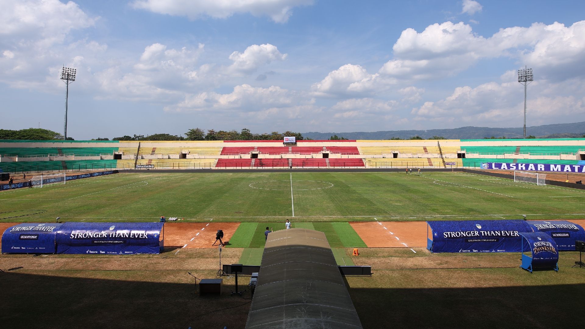 Stadion Sultan Agung General View