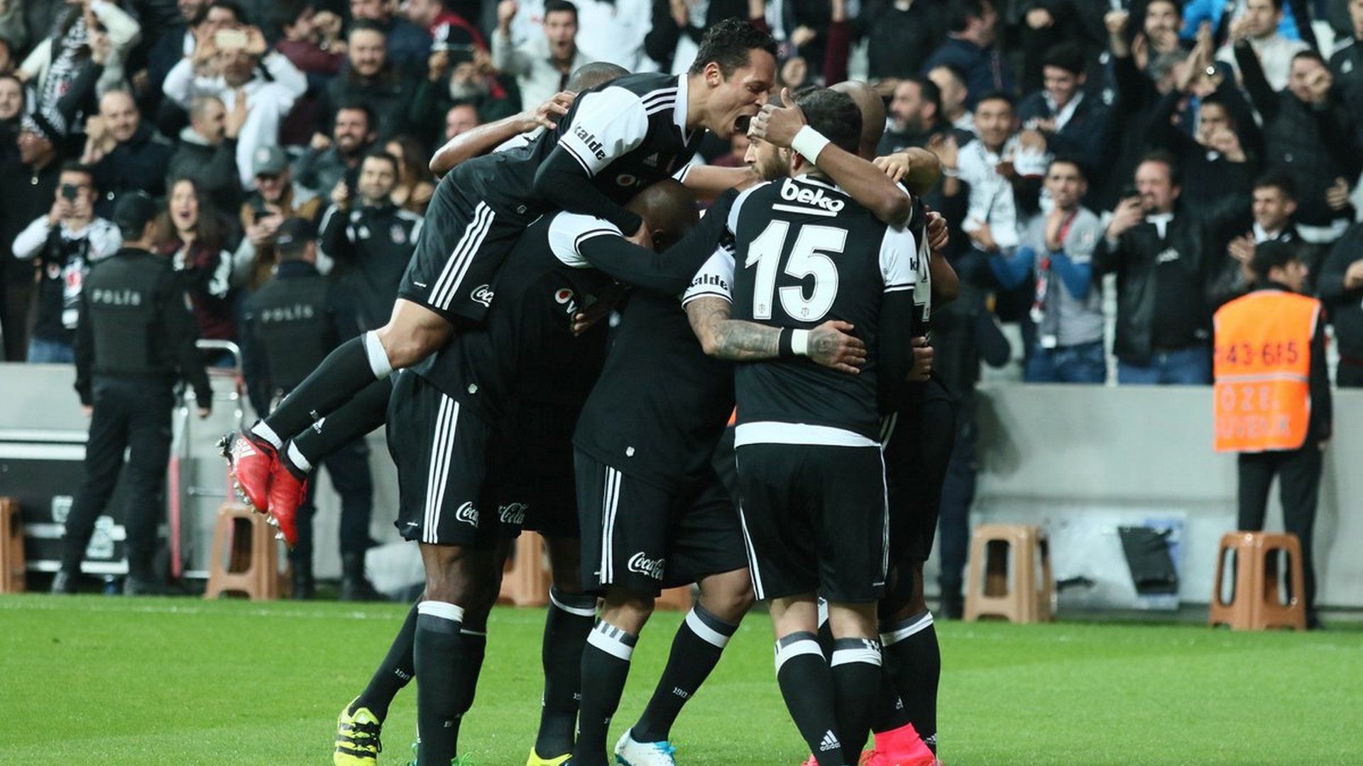 Besiktas goal celebration 242017