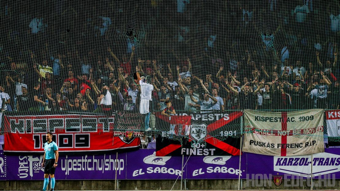 Honvéd szurkolók a Szusza Ferenc Stadionban