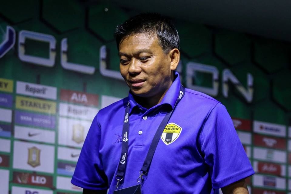 อภิสิทธิ์ ไข่แก้ว