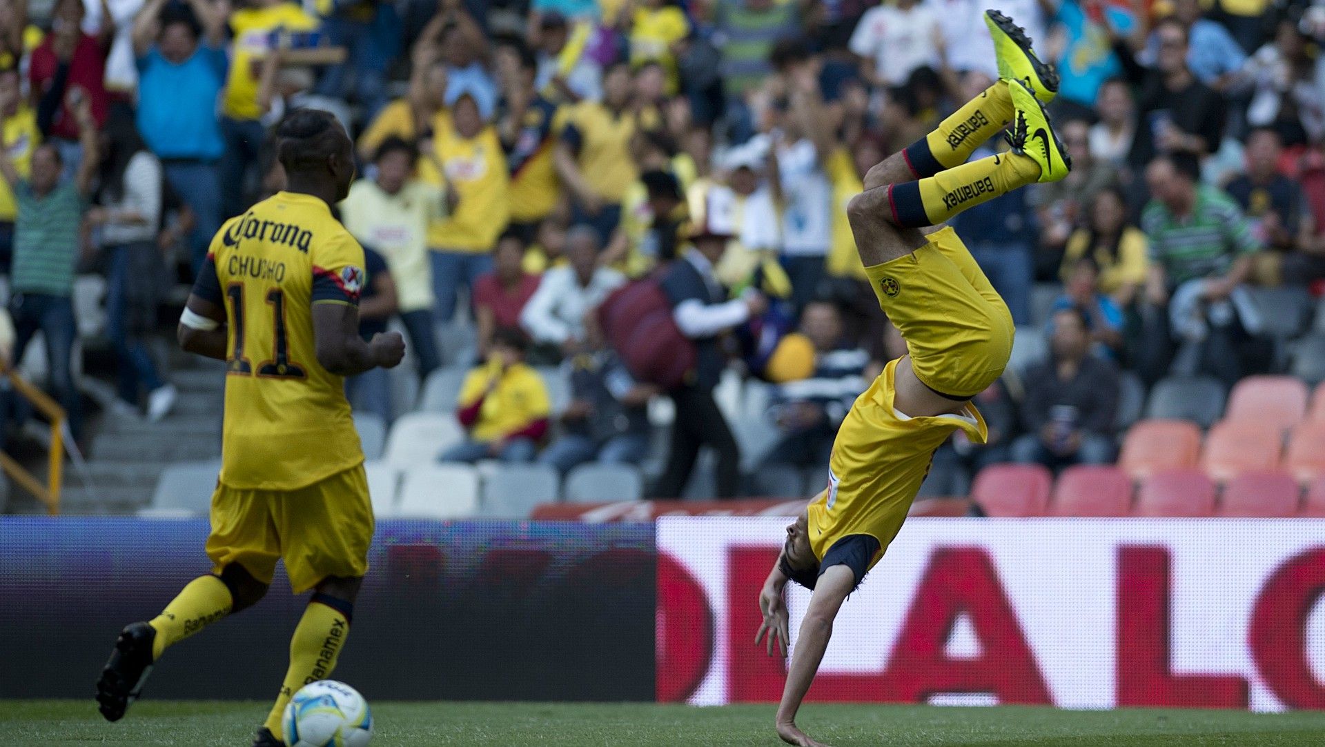 Raúl Jiménez Chucho Benítez América