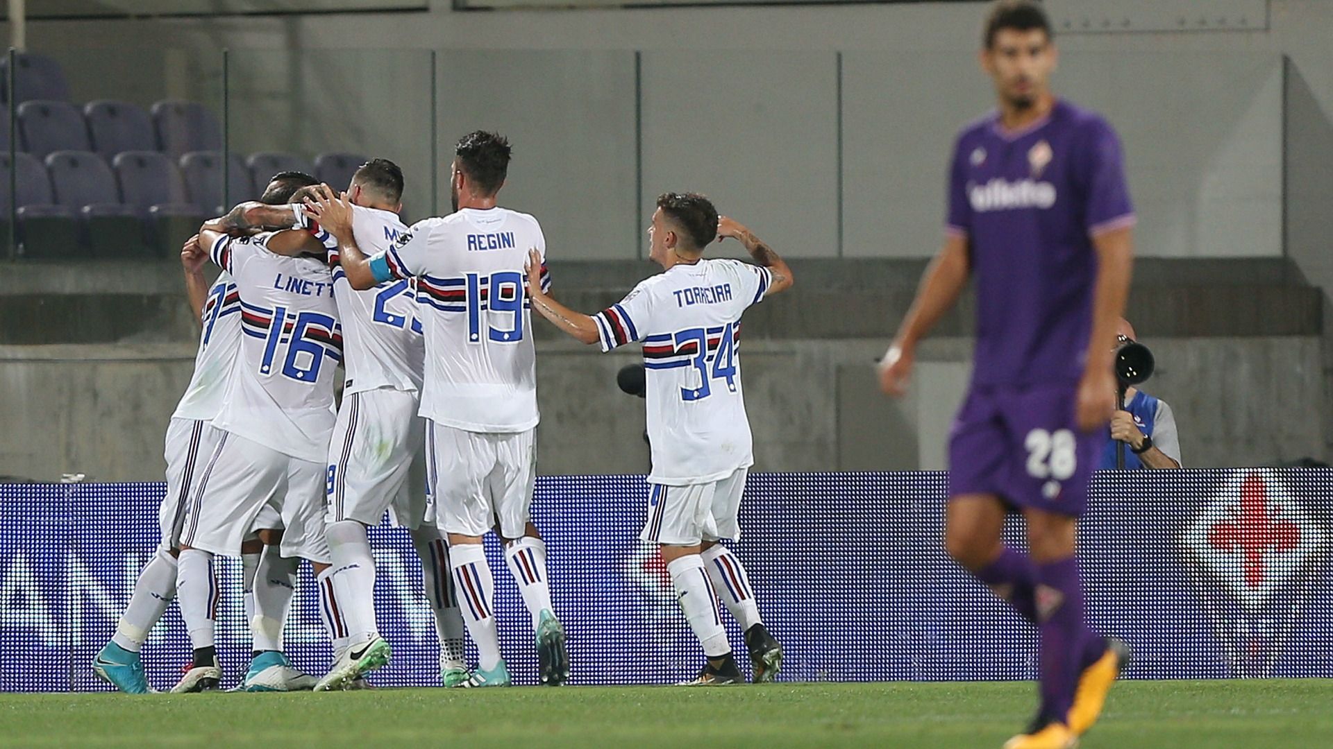 Fiorentina Sampdoria celebrating