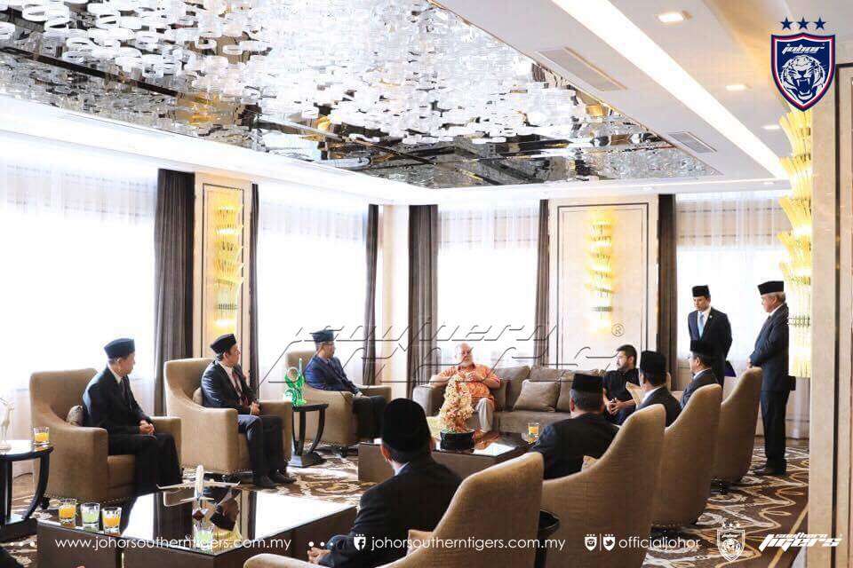 FAM delegates meeting Johor Sultan