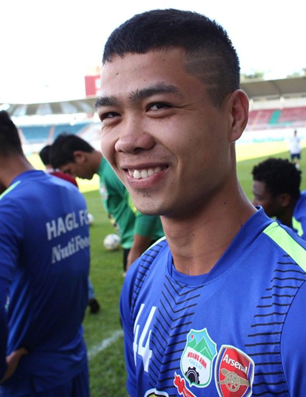 Công Phượng tóc húi cua