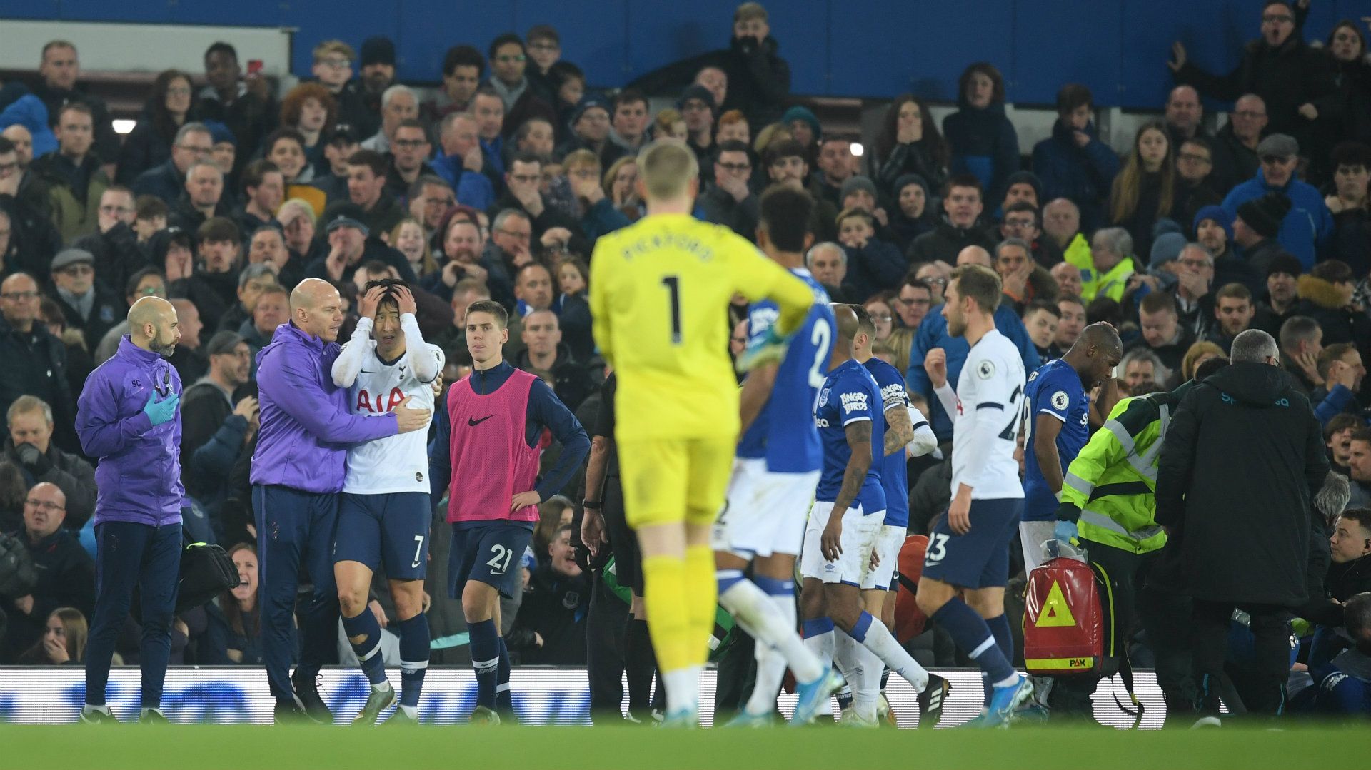 Son Heung-min Andre Gomes injury Everton vs Tottenham 2019-20