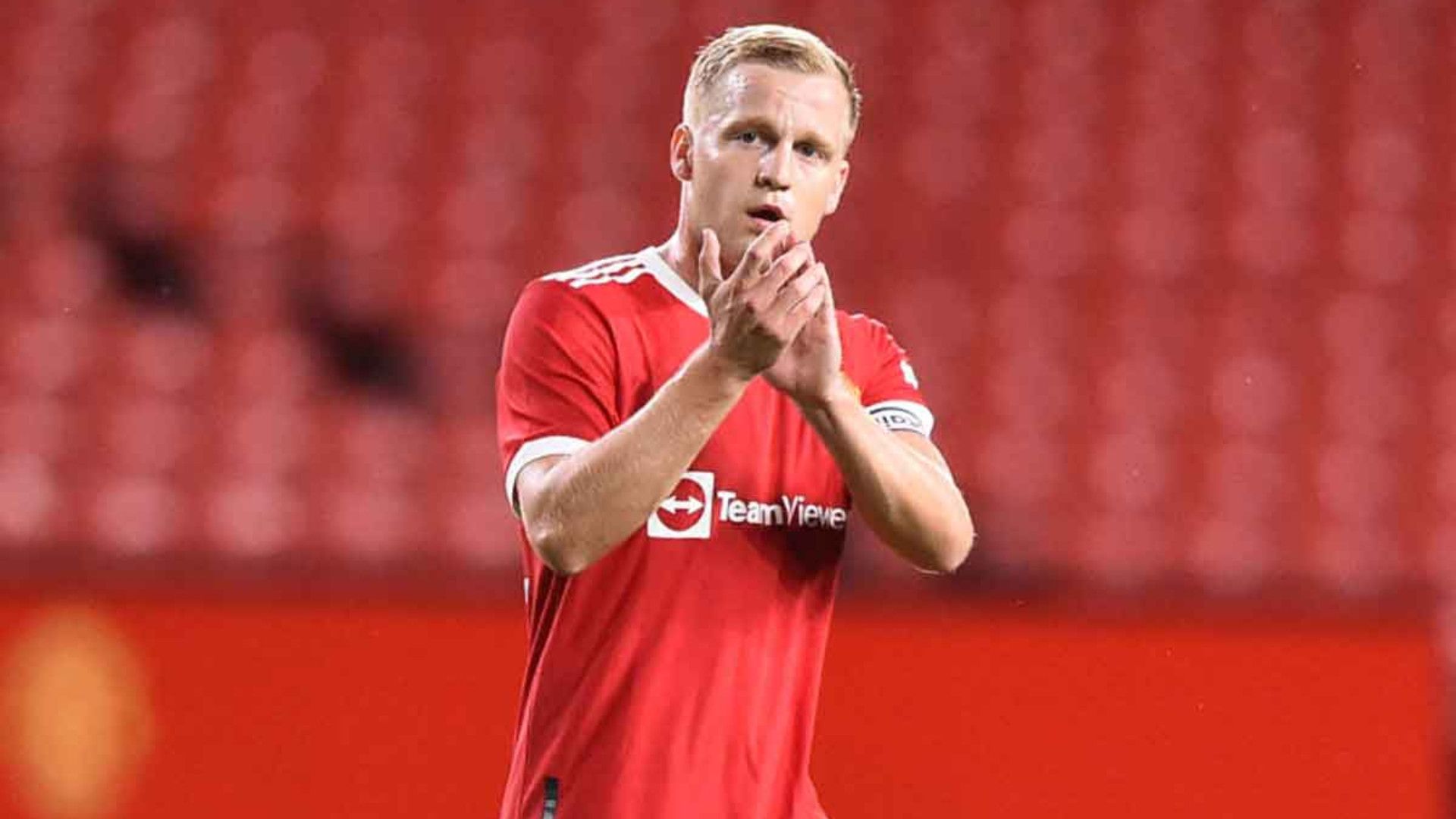 DONNY VAN DE BEEK MANCHESTER UNITED