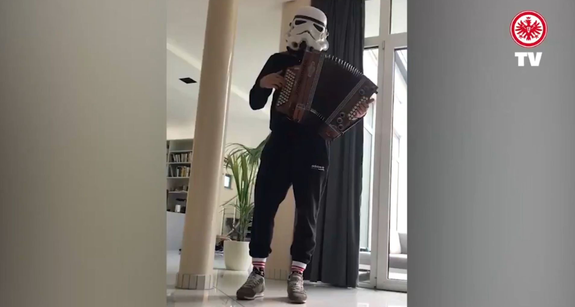 Martin Hinteregger Star Wars Eintracht Frankfurt 2020