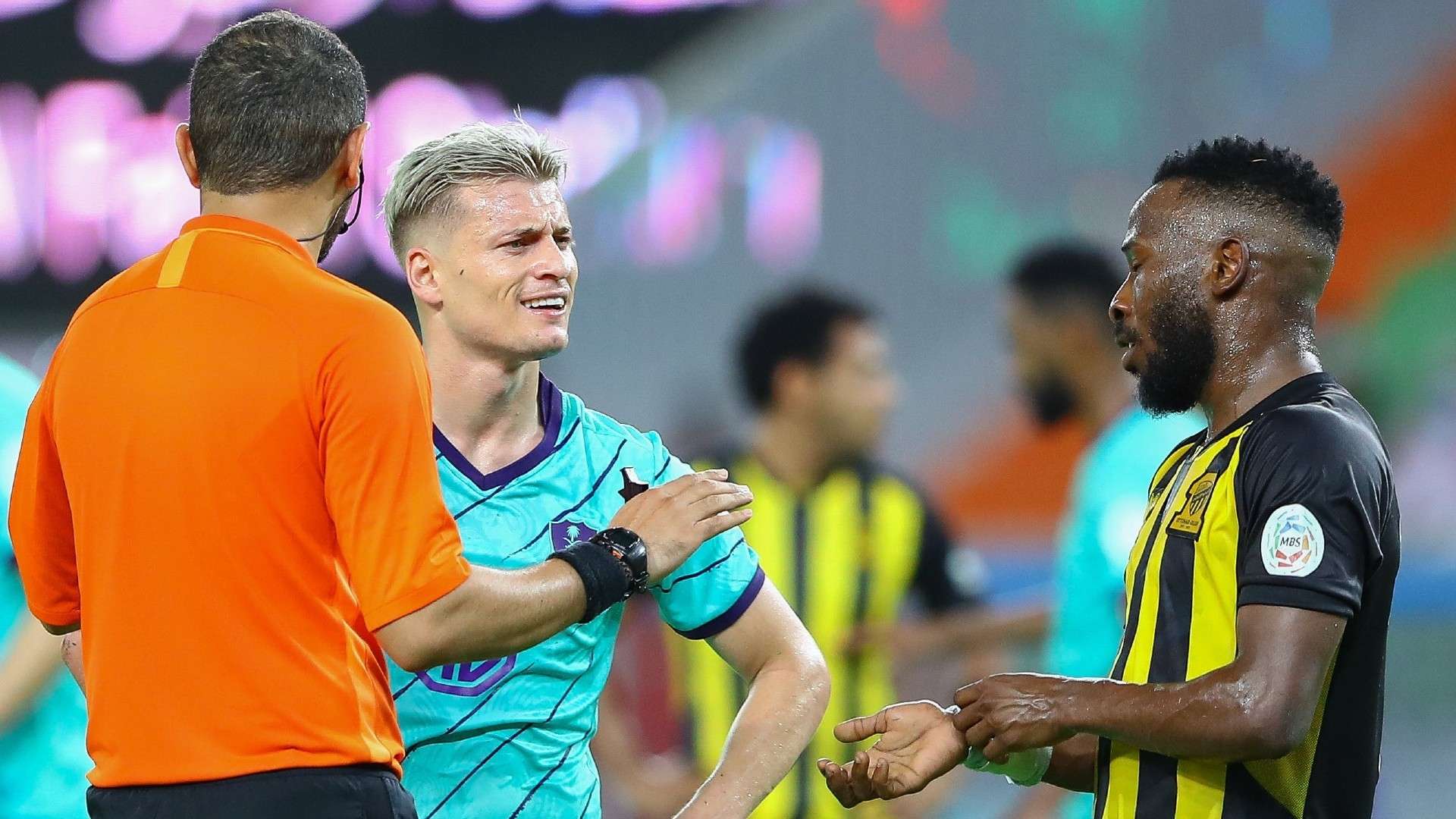 Fahad Al-Muwallad - Ezgjan Alioski - ahli - ittihad 1-10-2021