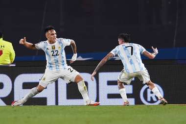 Lautaro Martínez Rodrigo De Paul Argentina Uruguay Eliminatorias 10102021