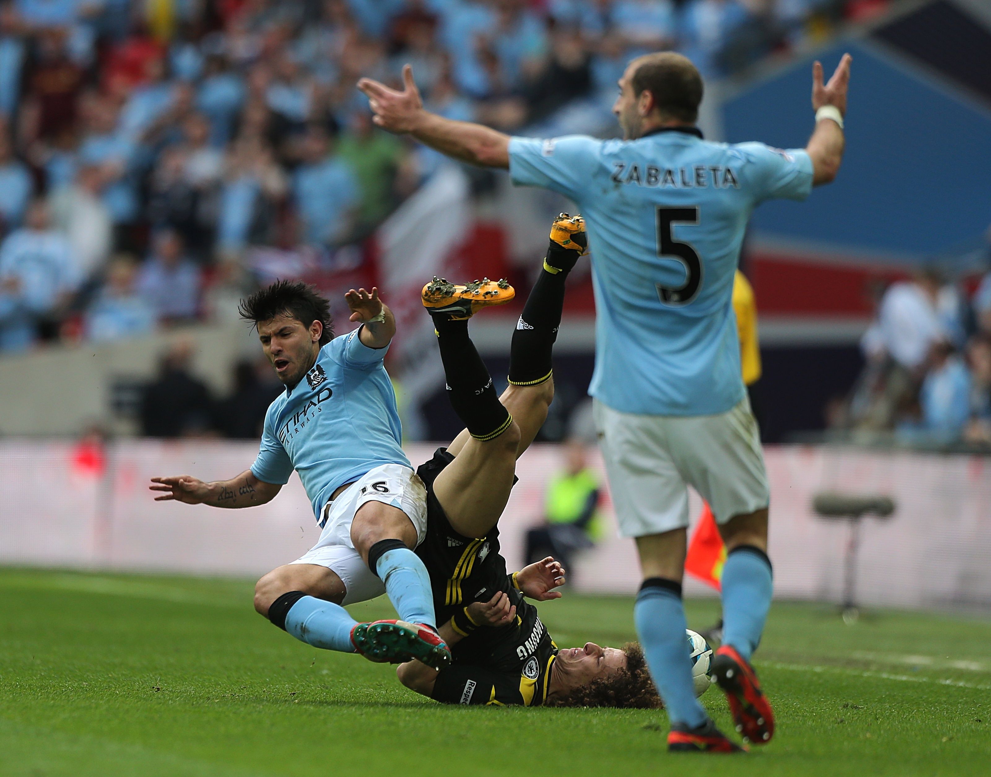 Sergio Aguero David Luiz Manchester City vs Chelsea 2013