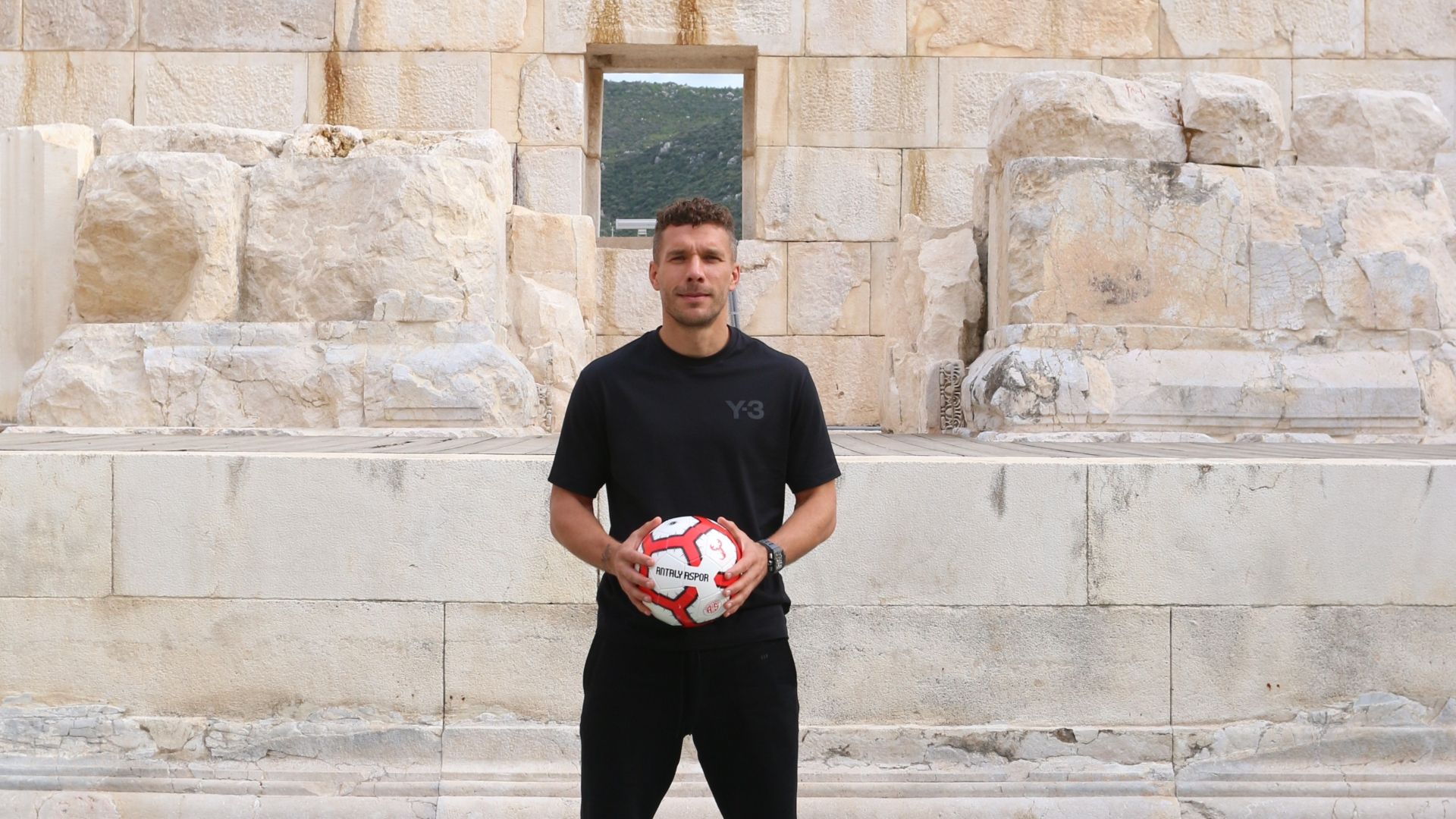 lukas podoski patara 15112020