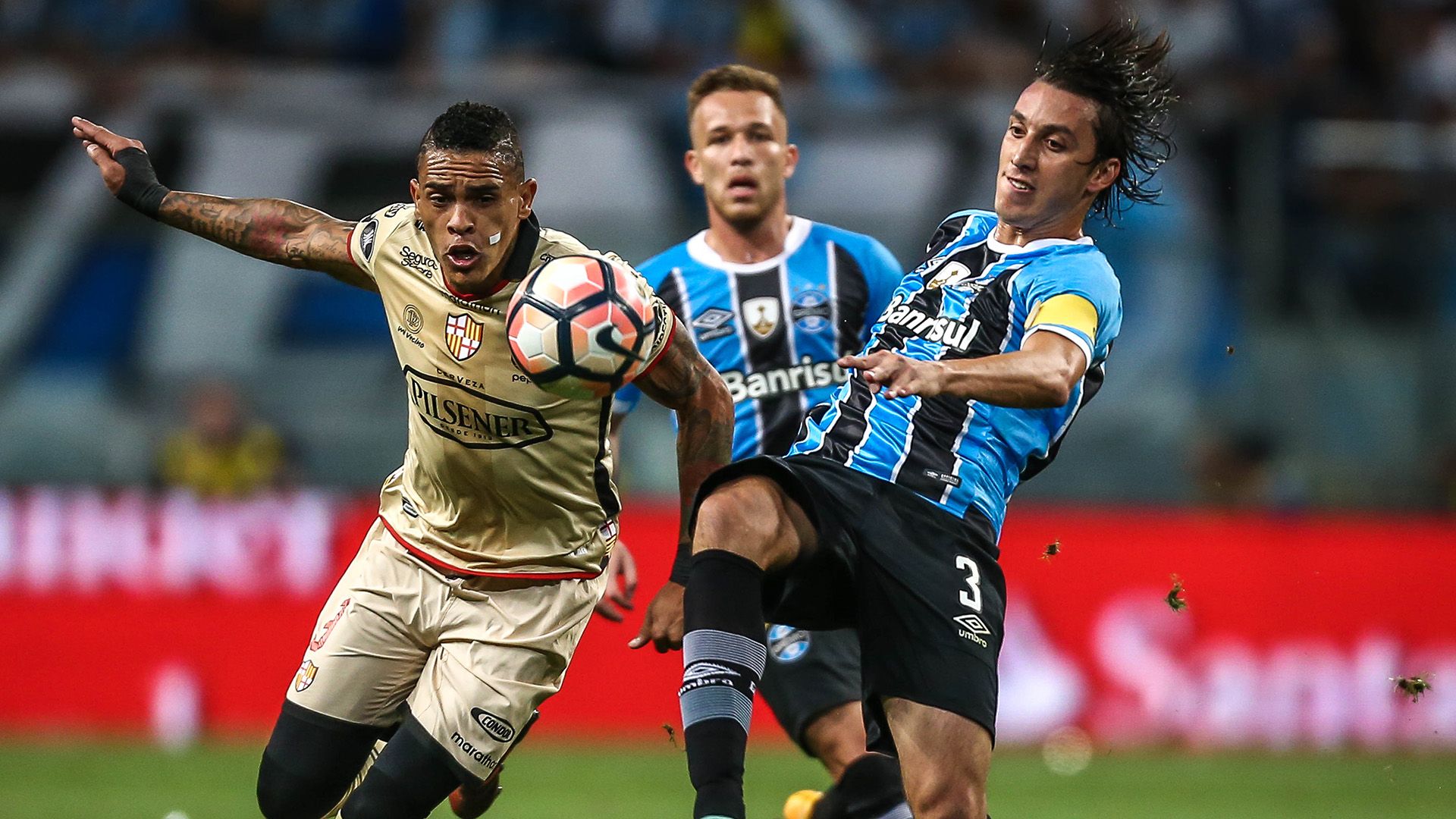 Geromel Jonatan Alvez Gremio Barcelona SC Copa Libertadores 01112017