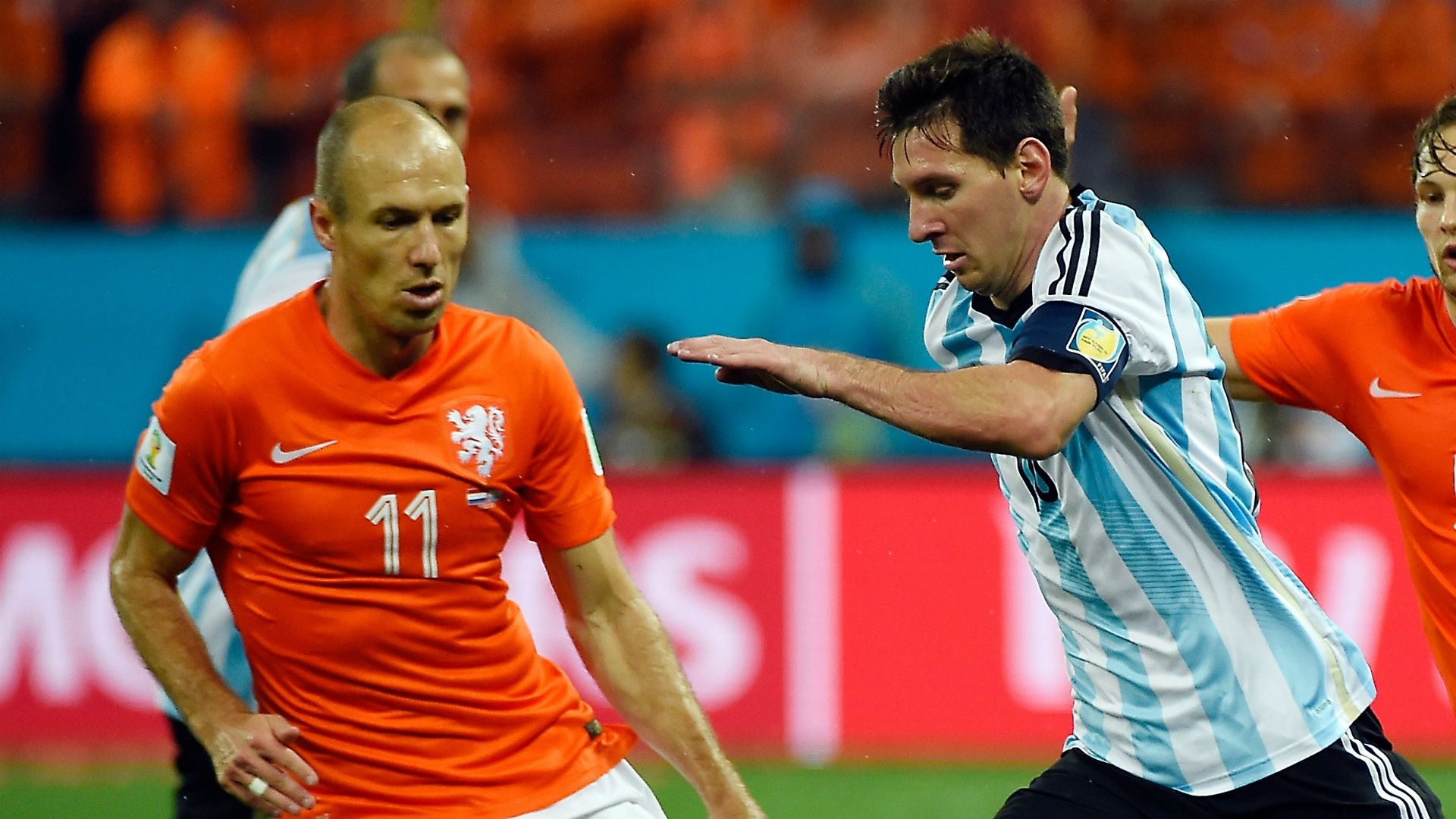 Arjen Robben Lionel Messi Netherlands Argentina