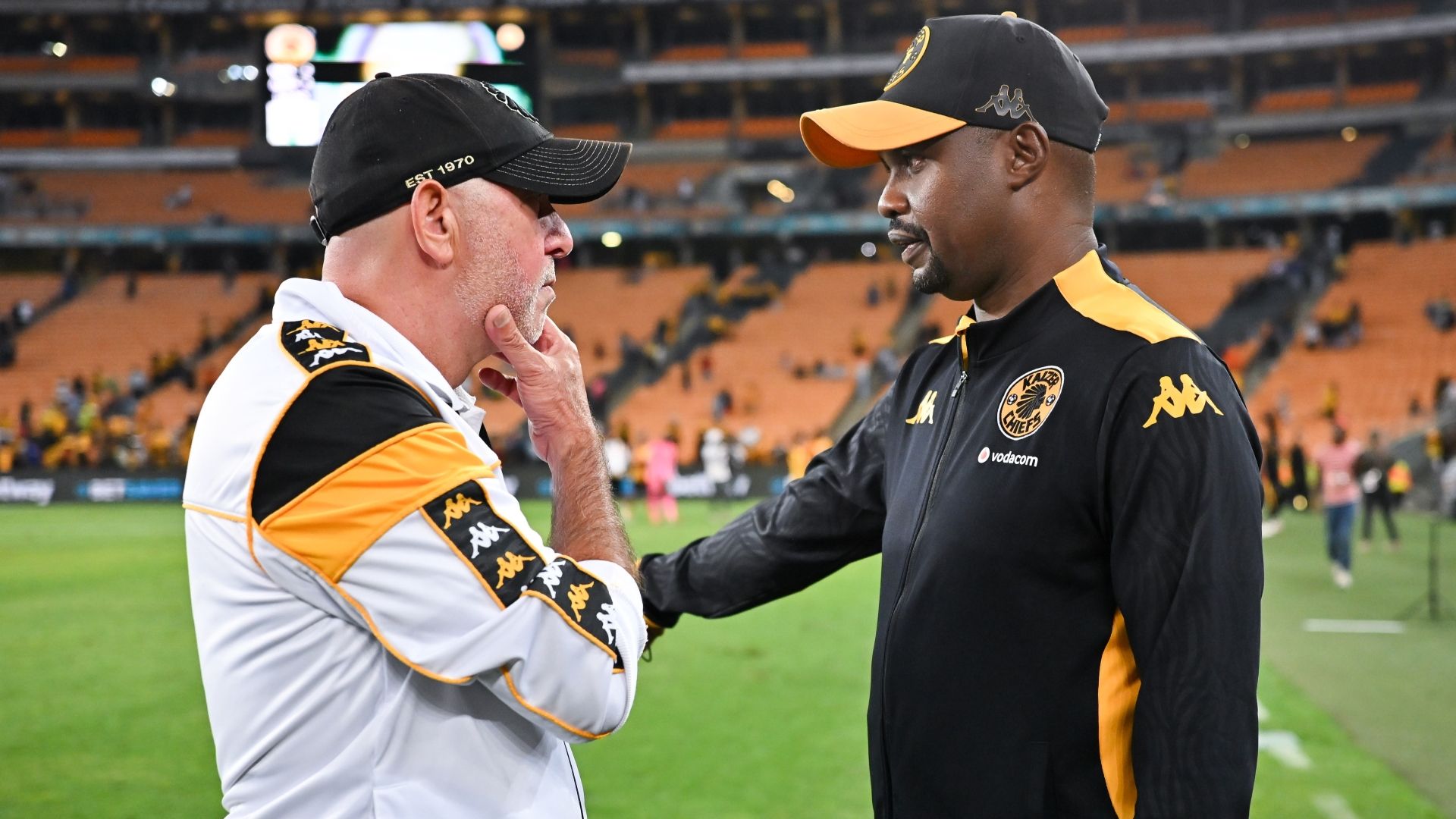 Kaizer Chiefs assistant coach Cedric Kaze defends under pressure Nabi - 'Nasreddine doesn't understand the pressure' | Goal.com South Africa