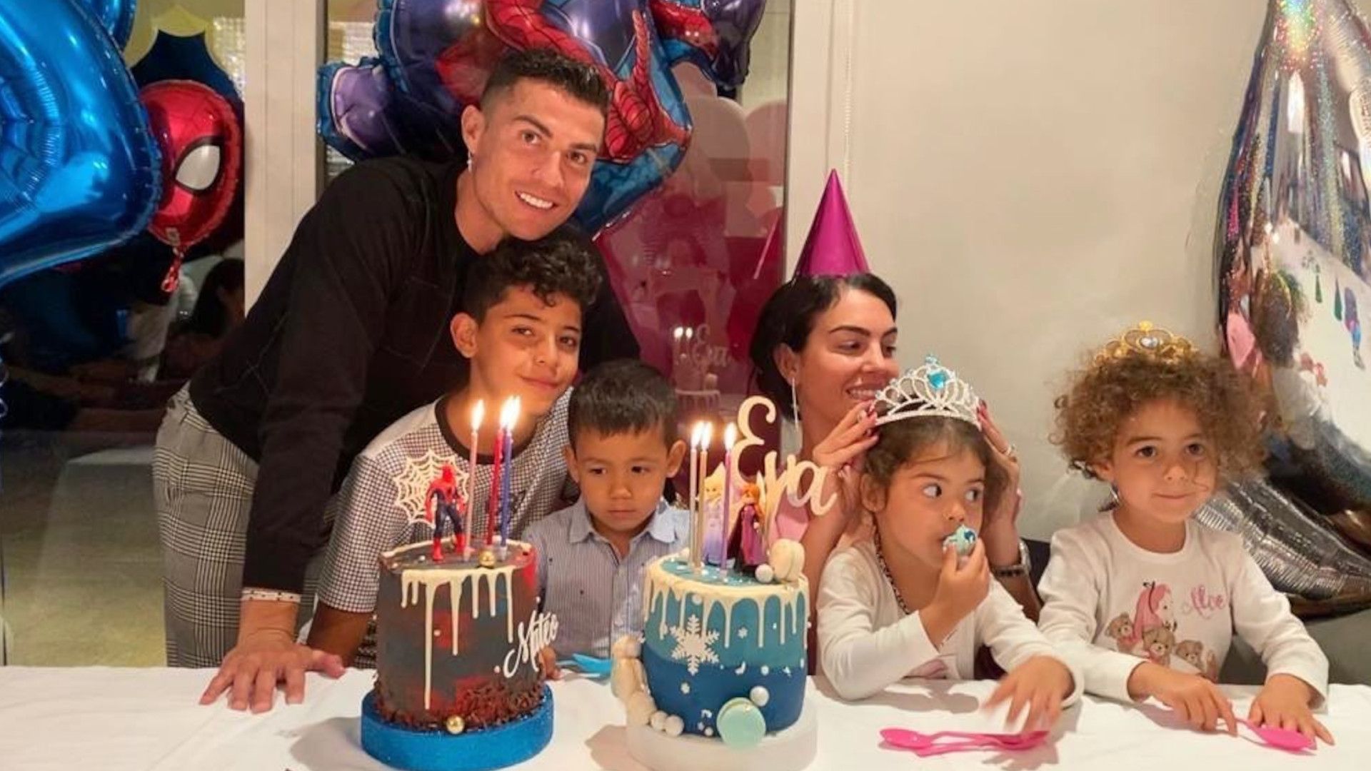 Cristiano Ronaldo com filhos e família, 2021