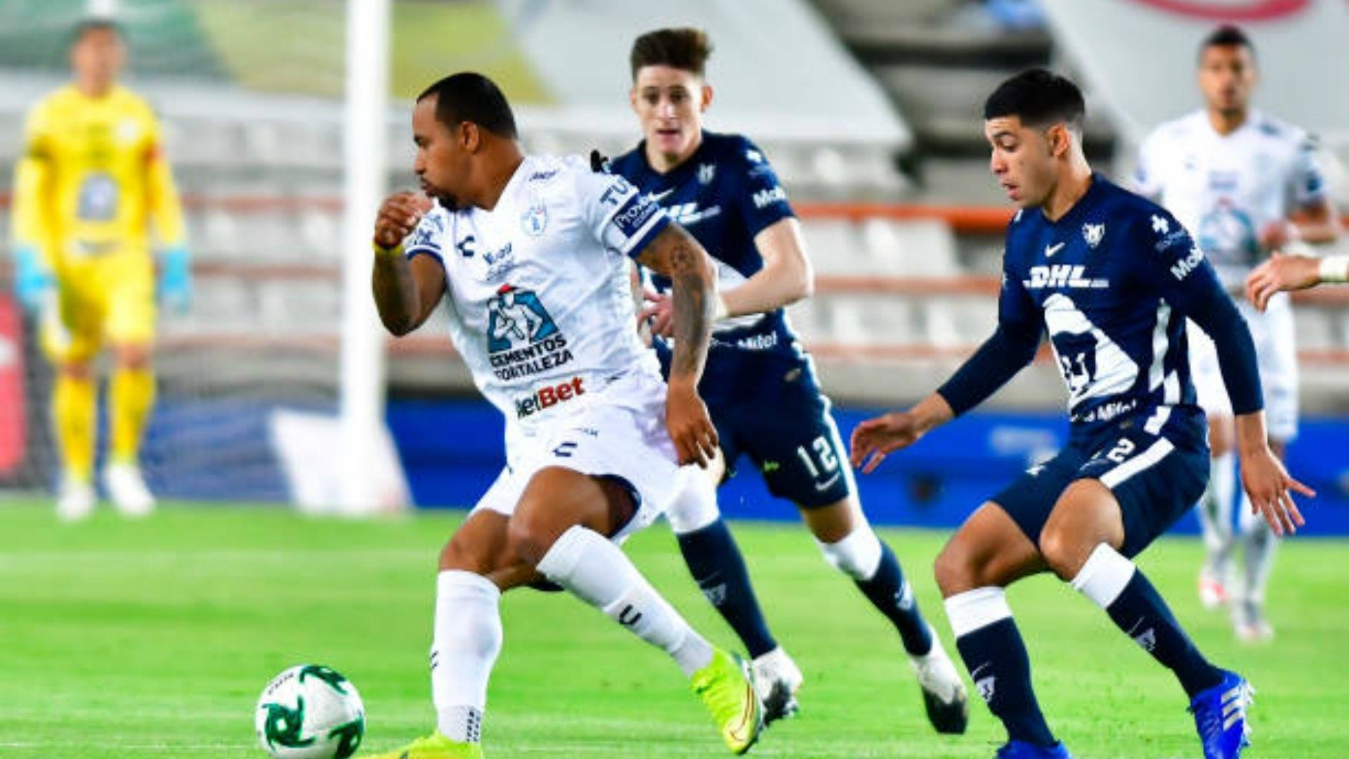 Pachuca Pumas Felipe Pardo Erik Lira