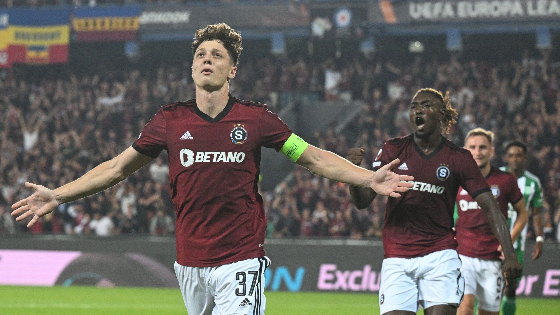 Sparta Praha's Czech midfielder #37 Ladislav Krejci celebrates