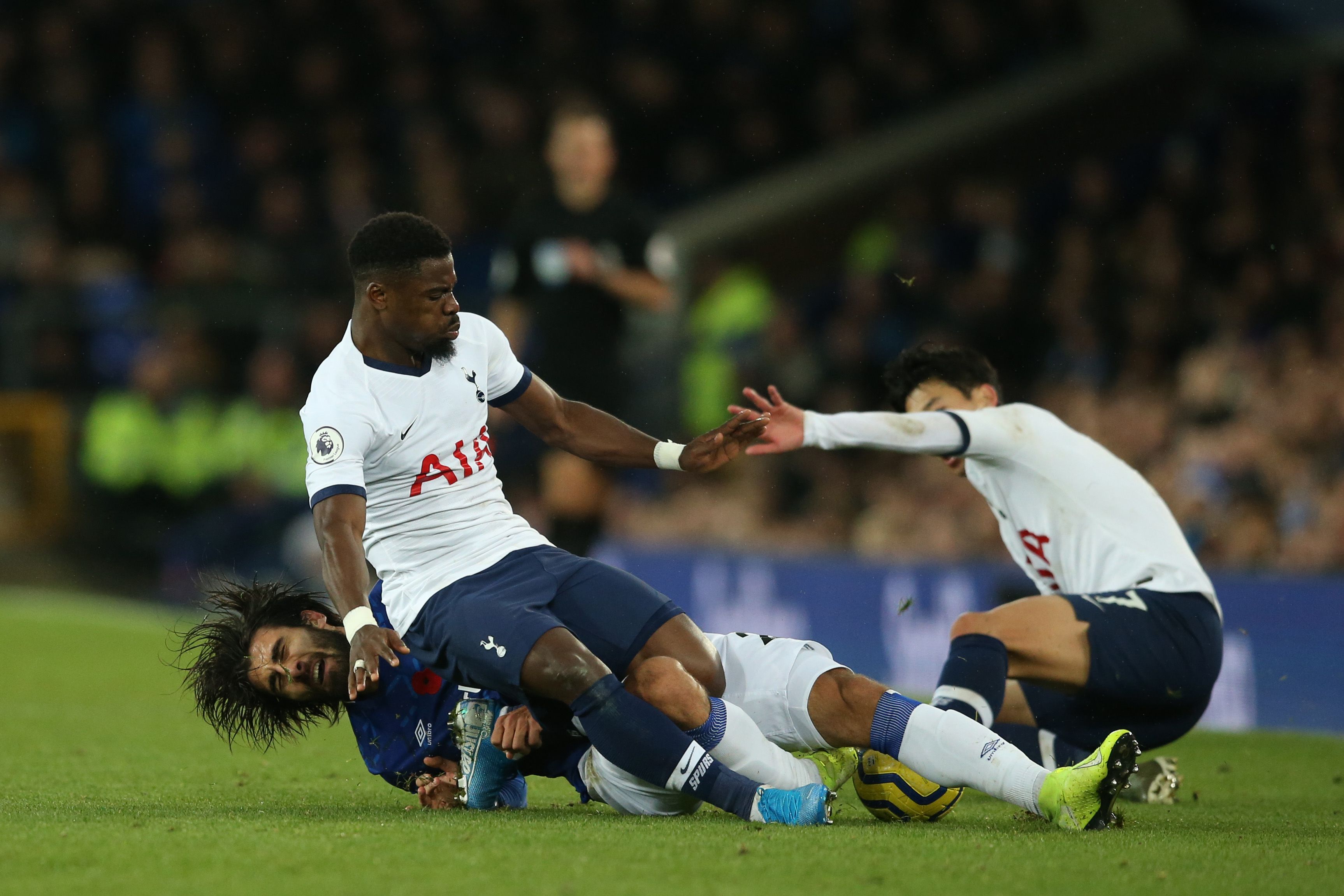 Son Heung-min Andre Gomes Everton vs Tottenham 2019-20