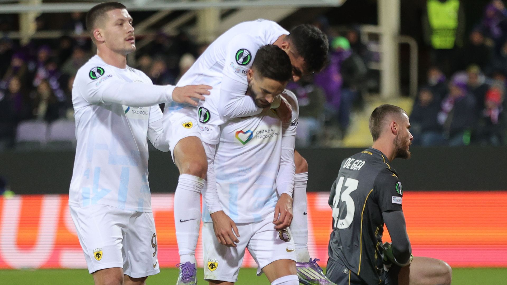 gacinovic fiorentina aek atene conference league 27 novembre 2025