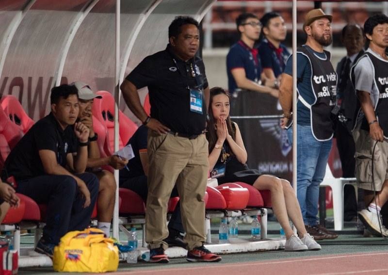 จเด็จ มีลาภ