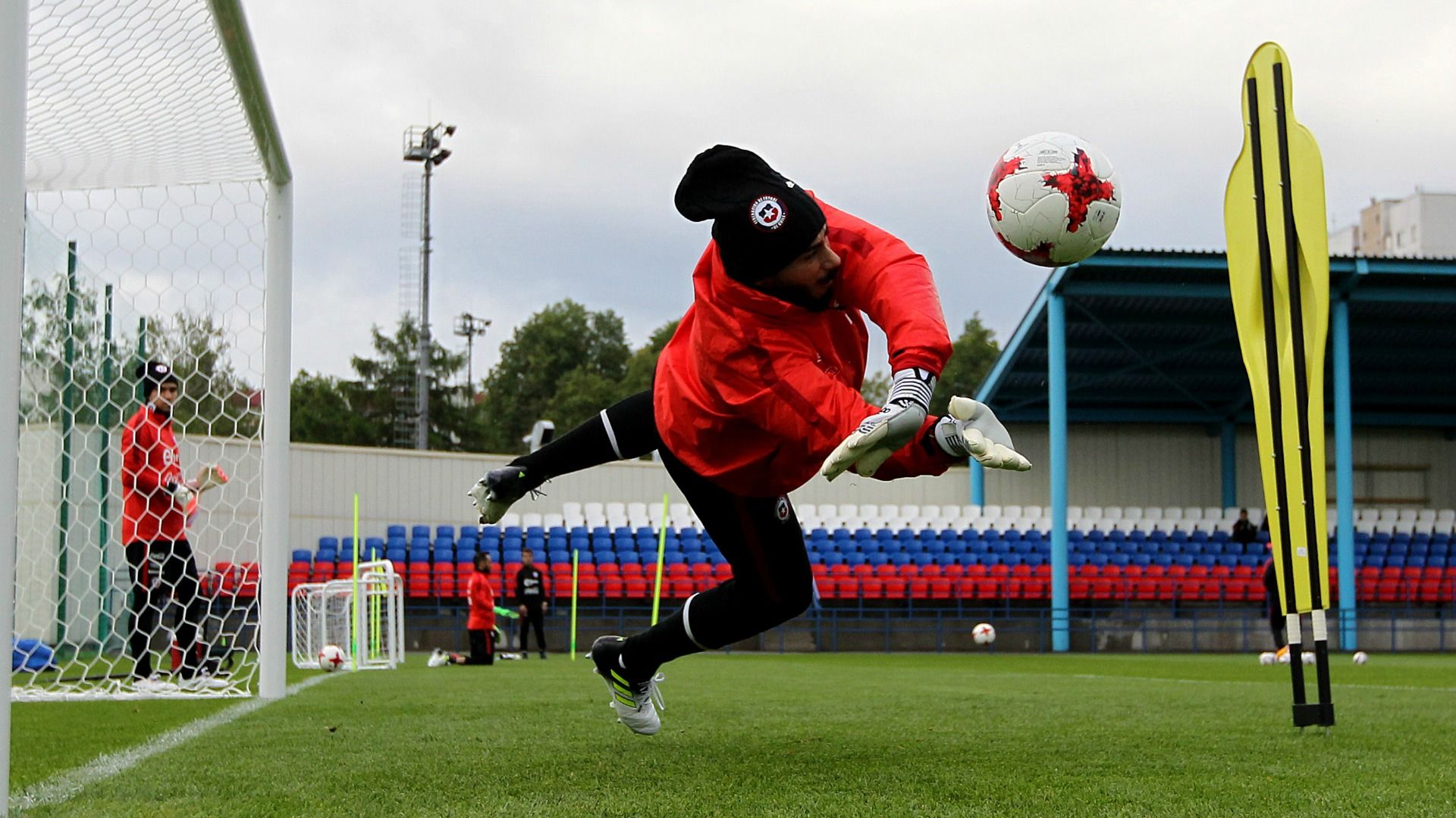 Johnny Herrera Chile training 160617