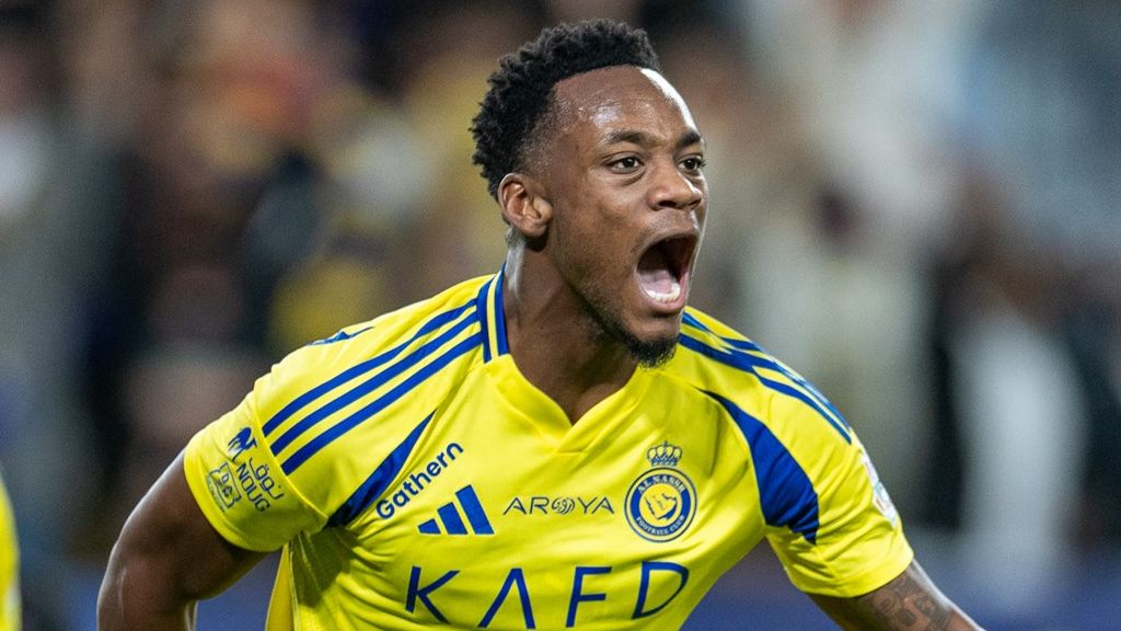 Another big signing for Jose Mourinho? Fenerbahce meet with Jhon Duran to discuss summer transfer while Premier League teams line up with forward ready to ditch Cristiano Ronaldo and Al-Nassr after less than six months | Goal.com UK